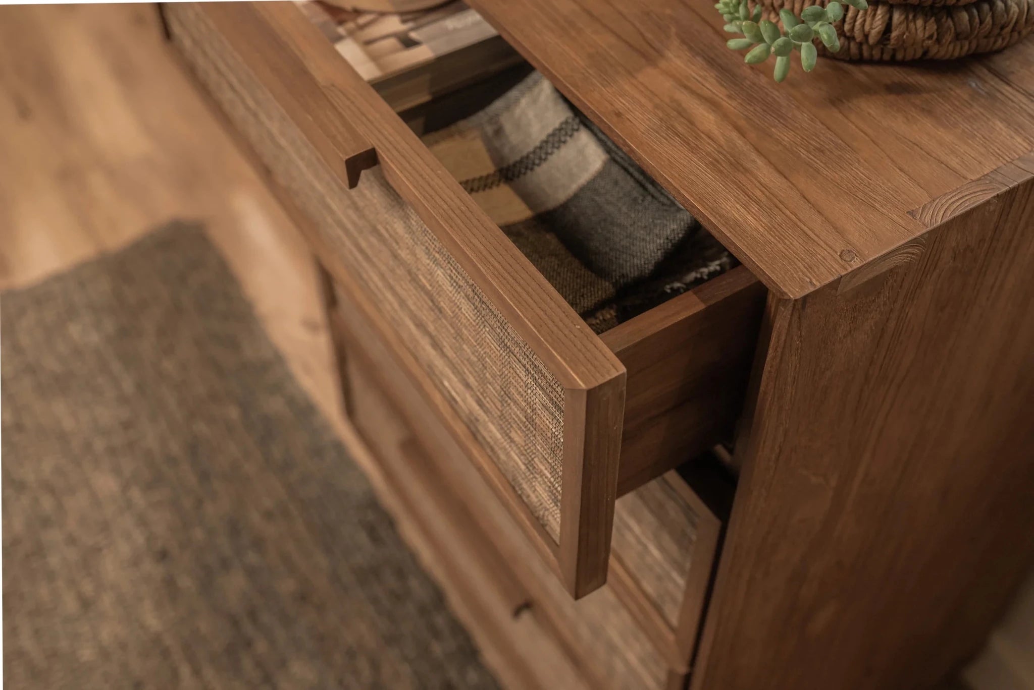 Commode Hopper à 4 Tiroirs | Fabriqué à la main | dBodhi - Les Trouvailles de JustineCommodesCRUSOË