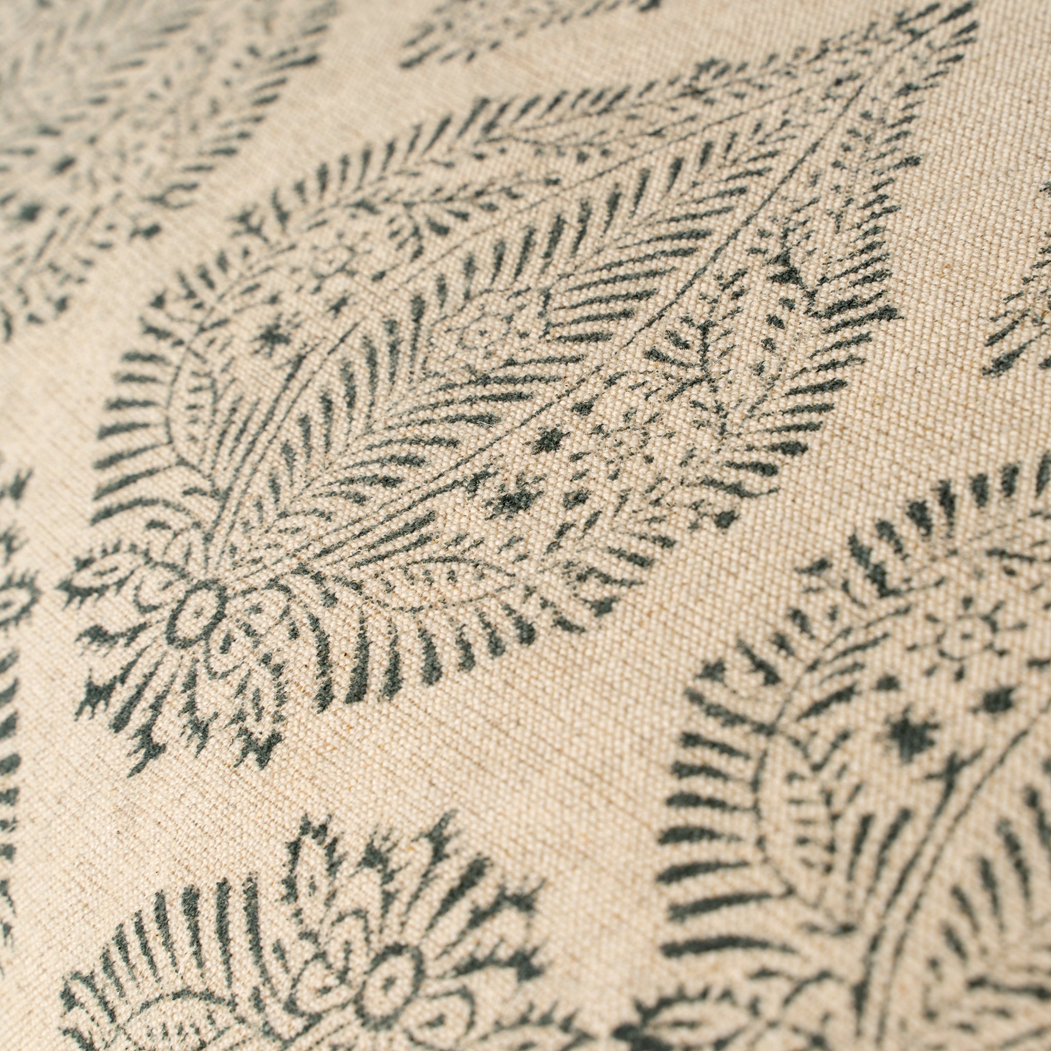 Coussin décoratif Briar imprimé au bloc | 41 x 61 cm | Fait à la main | Coton & lin de qualité | Indaba - Les Trouvailles de JustineIndaba HomeHousse avec rembourrage en plumes et duvet