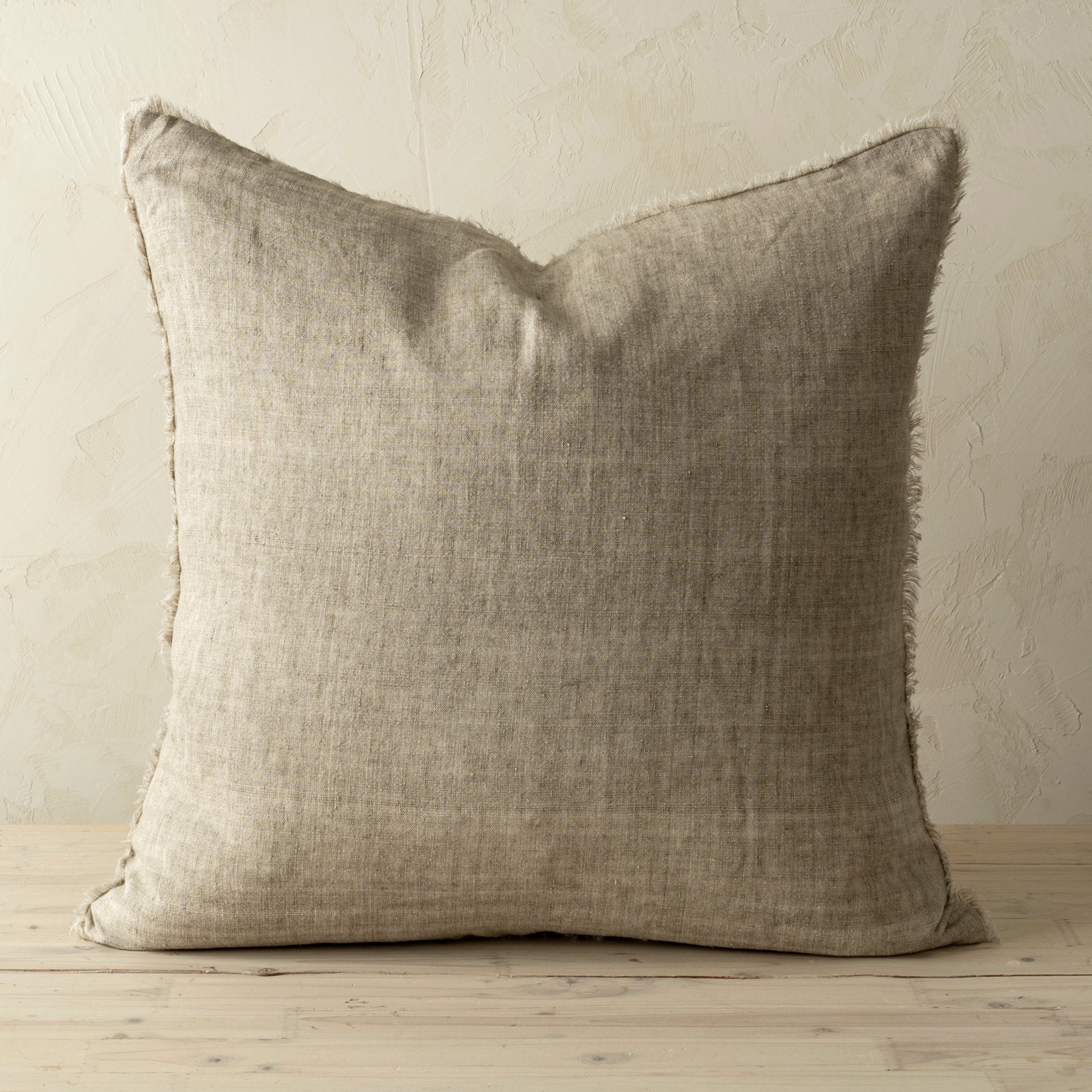 Coussin Lina en Lin | 61x61 cm | Fait à la main | Almond - Les Trouvailles de JustineIndaba HomeCOVER WITH FEATHER DOWN FILLER
