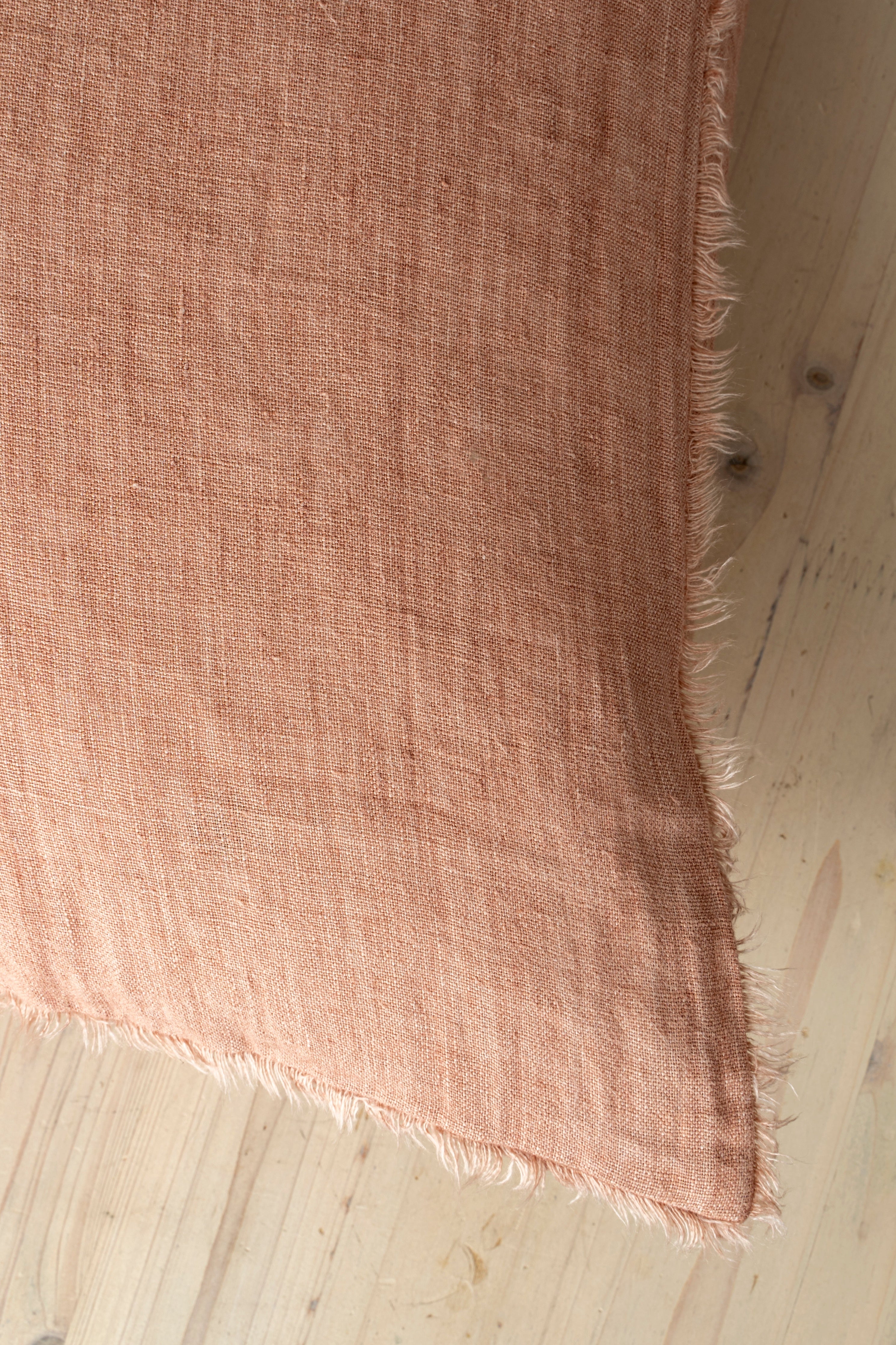 Coussin Lina Fait à la Main en Lin Belge | 60x60 cm | Redwood