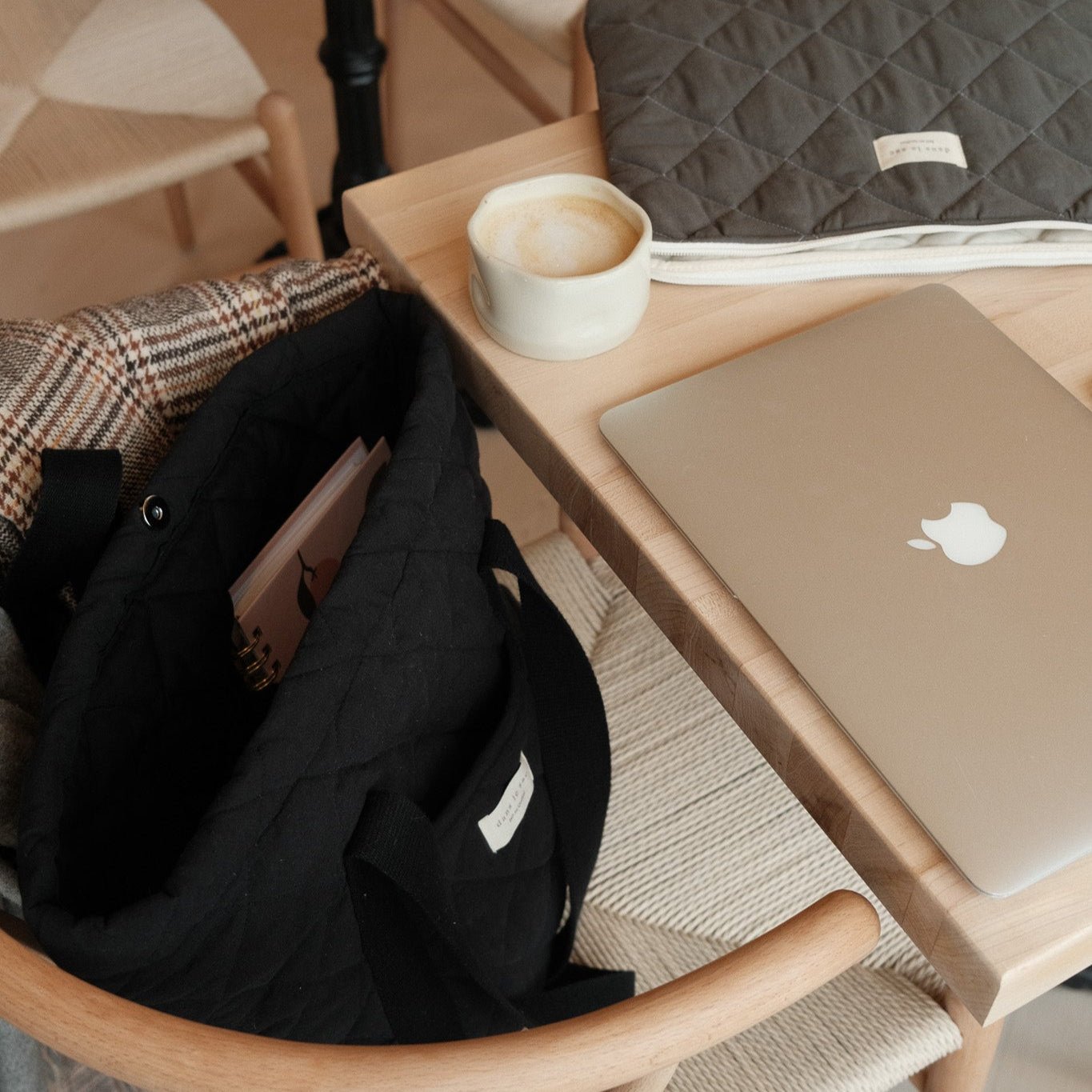 Fourre - tout matelassé pour le quotidien - Les Trouvailles de Justinesac réutilisableDans Le SacNoir