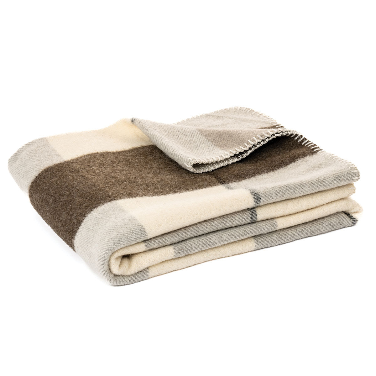 Jeté en laine Fudge à carreaux beige et brun, plié avec bord à franges