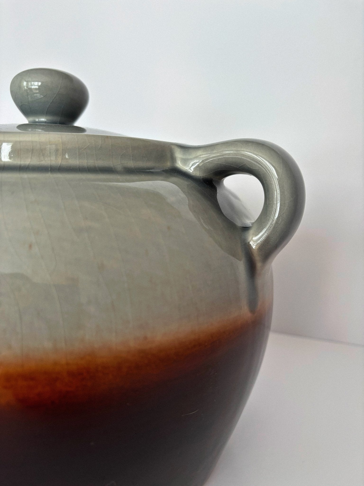 Grand pot en céramique bicolore à poignées - Les Trouvailles de JustineLes Trouvailles de Justine