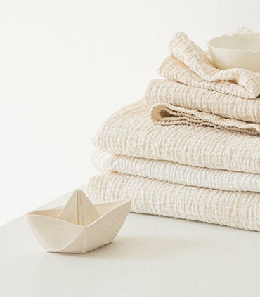 Bateau origami pour le bain en caoutchouc naturel | Jouet d’éveil & de dentition | Fait main