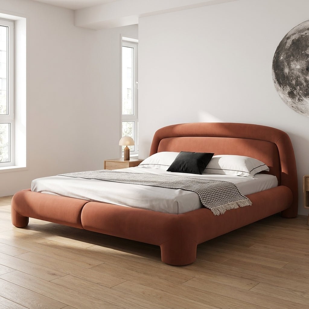 Lit King Terracotta rembourré en lin belge avec design minimaliste contemporain