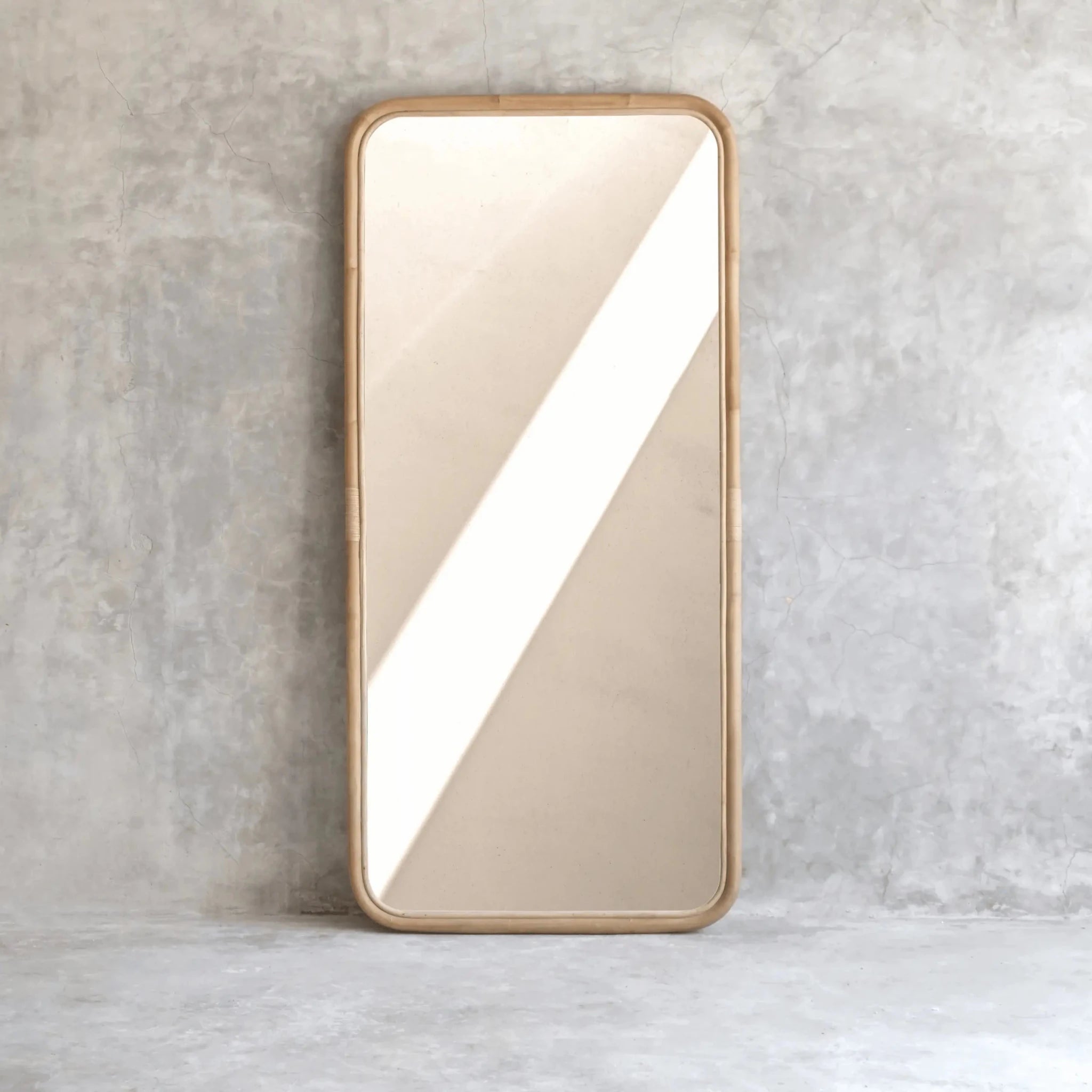 Miroir Rectangulaire Long Waywood en Rotin Naturel - Les Trouvailles de JustineMiroirsCRUSOË