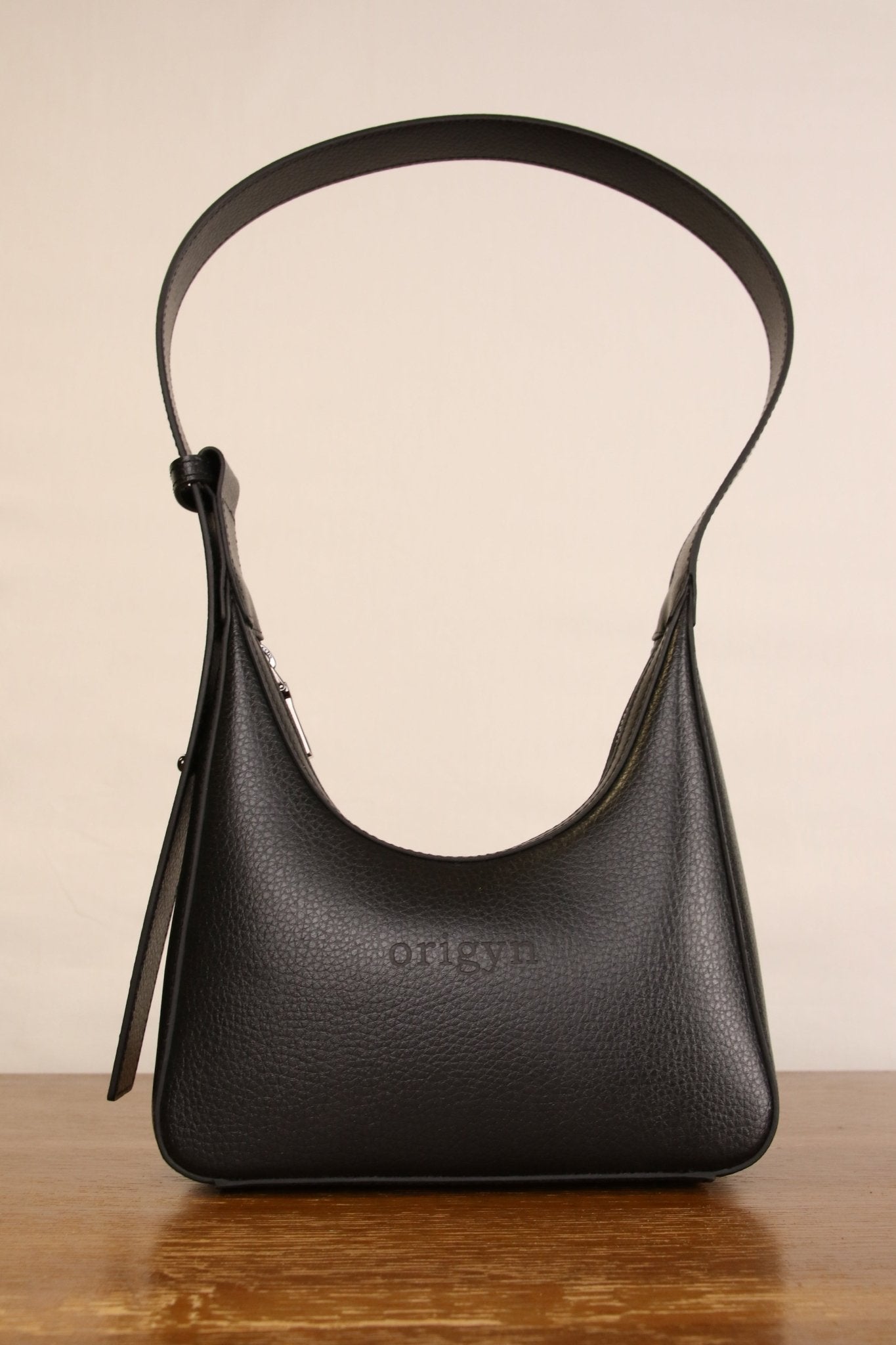 Origyn 01 | Sac à Bandoulière en Cuir Végétal Vegan | Fabriqué avec MIRUM® sans Plastique - Les Trouvailles de JustineHandbagOrigynNoir