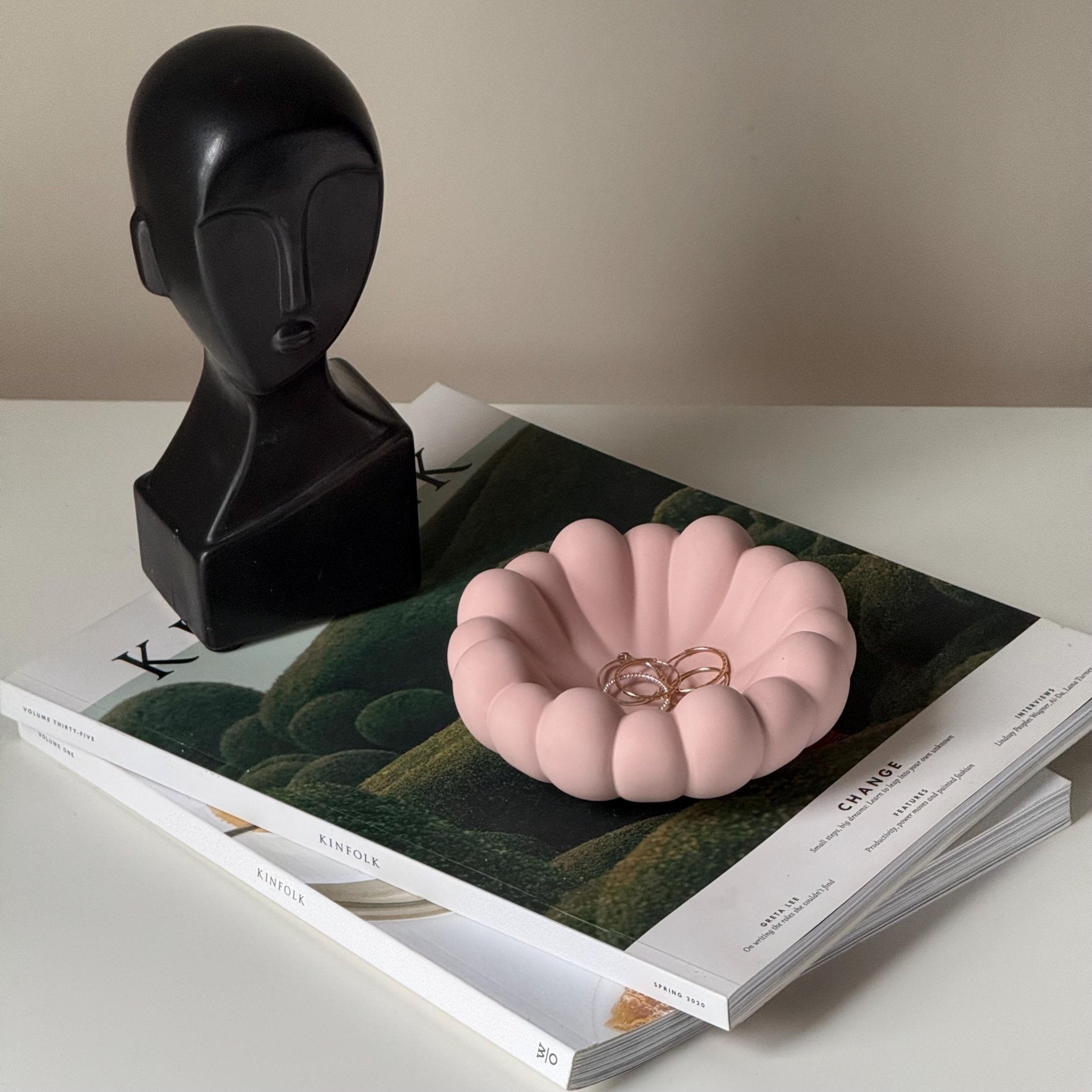 Plateau à bijoux rond en jesmonite | Scandi Home Decor | Plateau à trésors fait à la main | Estelle Studio - Les Trouvailles de JustineEstelle StudioNude