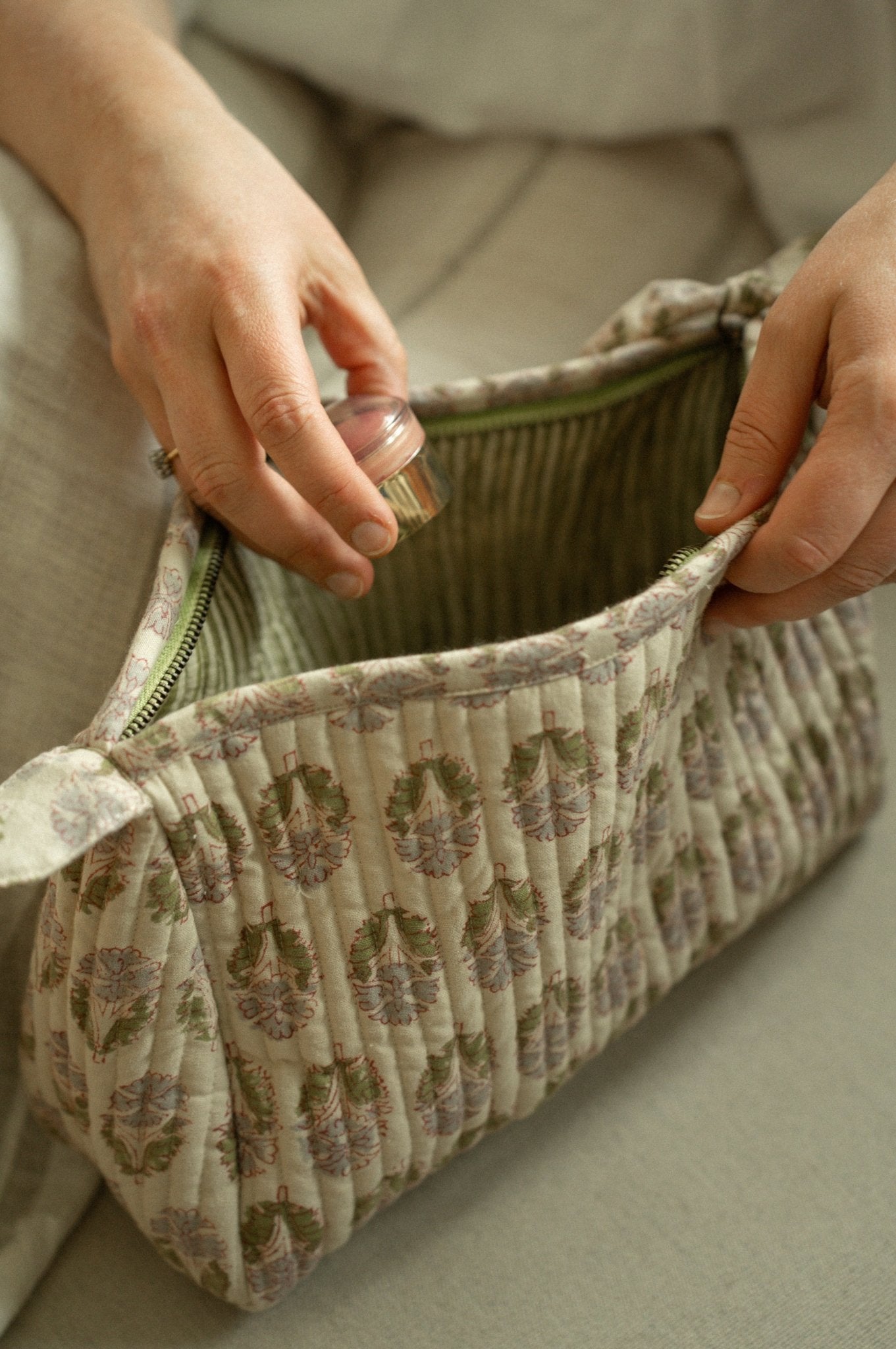 Pochette Nandini imprimée au bloc, Grand format | Lin et coton | Fait à la main | Idéale pour cosmétiques | Indaba - Les Trouvailles de JustineIndaba Home