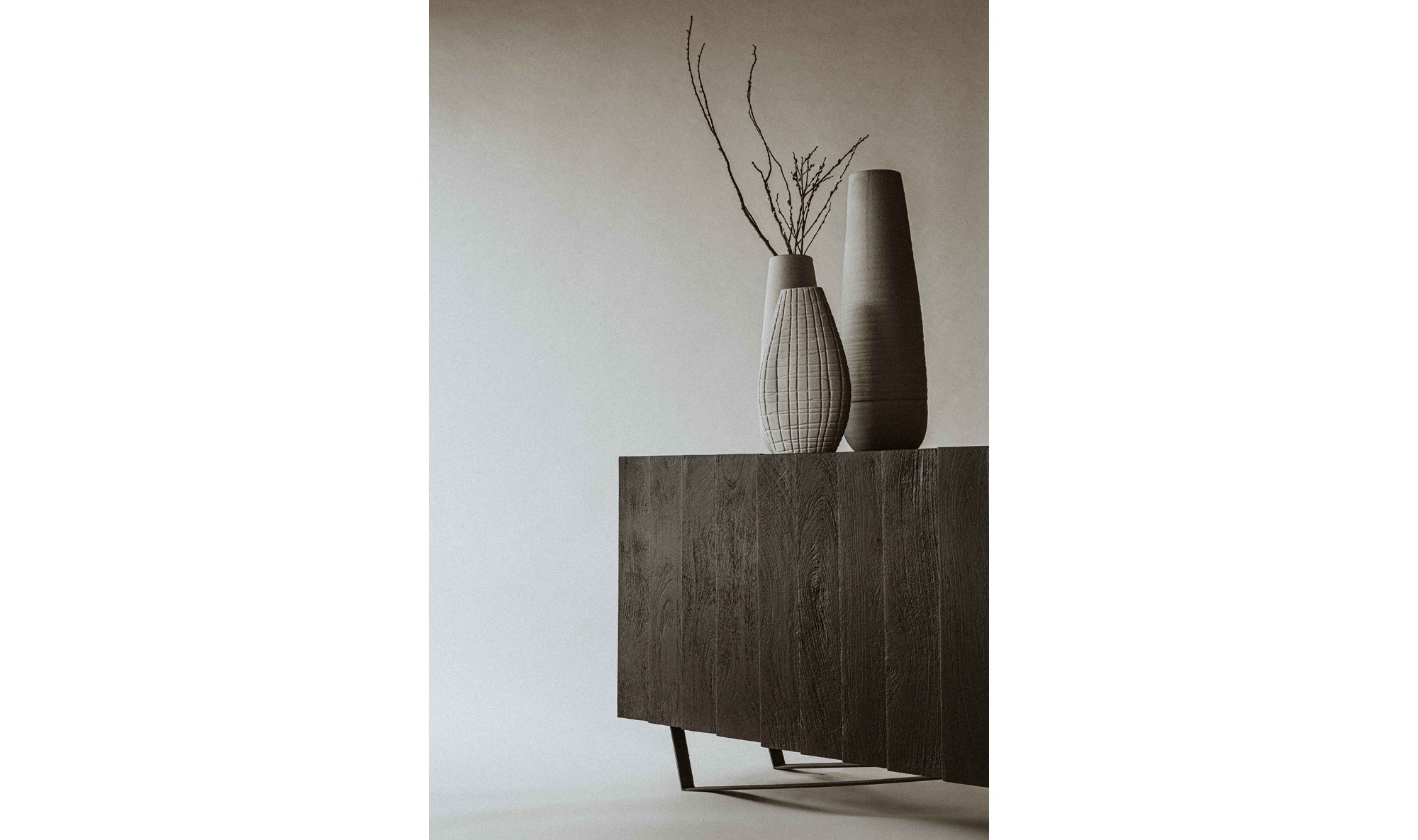 Buffet Rotterdam 4 portes en bois de manguier | Design contemporain | Piètement en fer