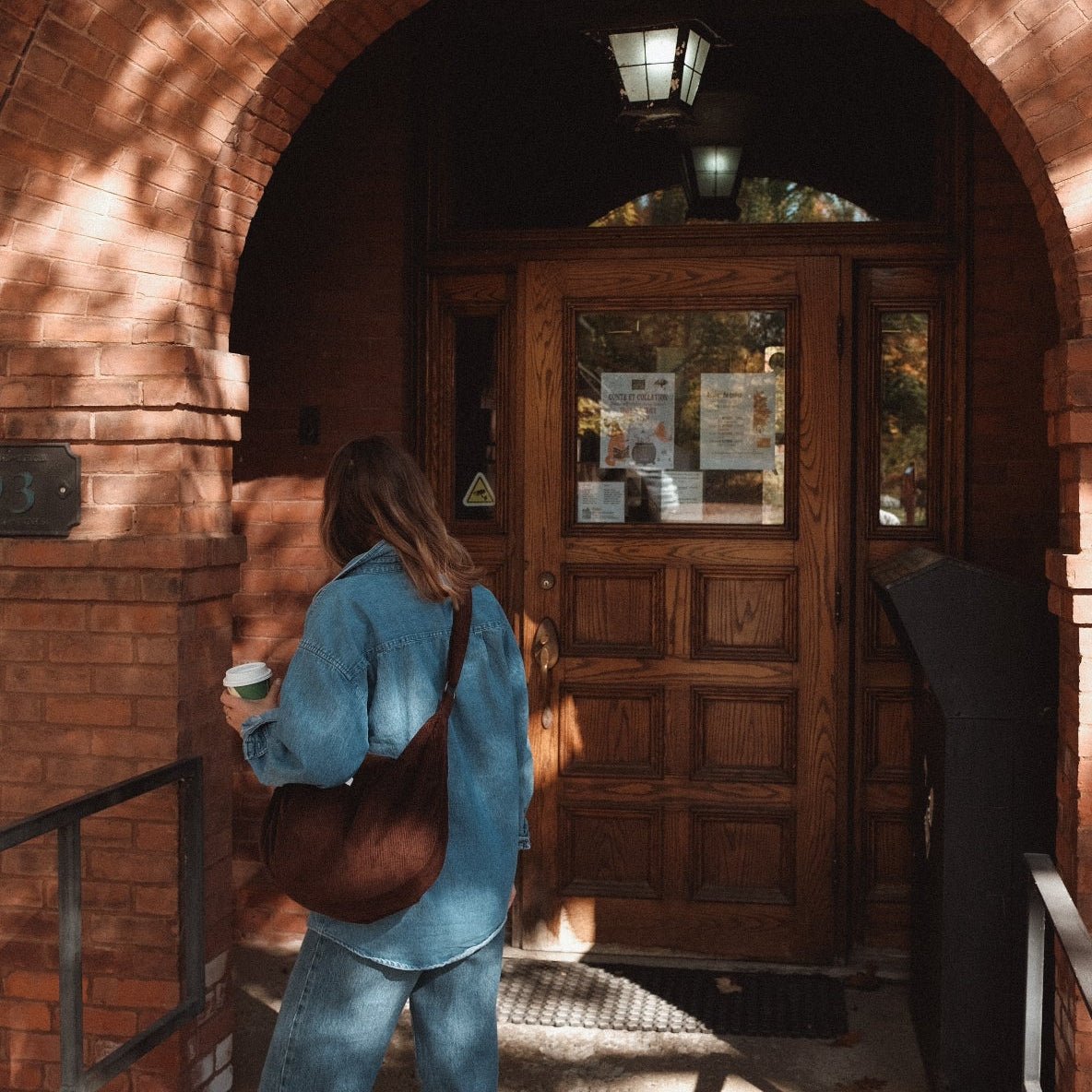 Sac Croissant en Corduroy - Bandoulière Ajustable & Fermeture Éclair - Les Trouvailles de JustineSacs réutilisables à fermeture éclairDans Le SacJungle