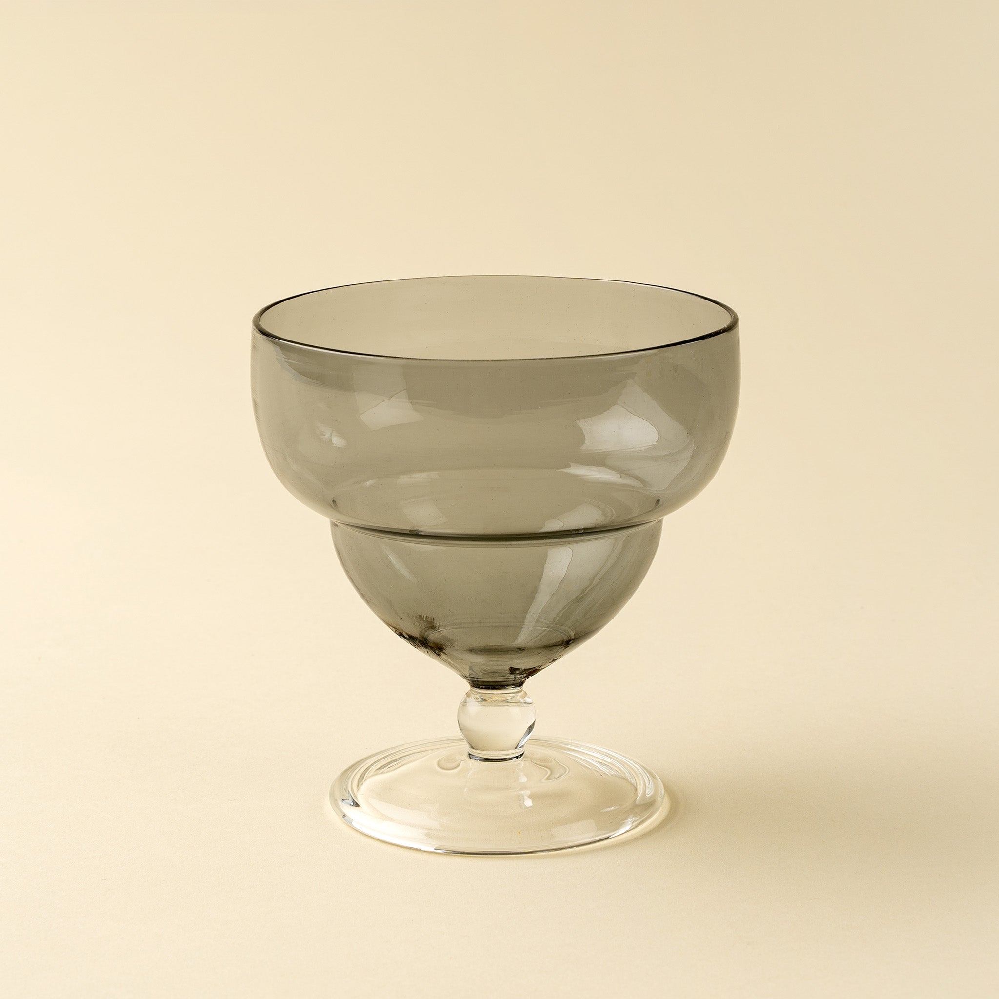 Savoy Coupe, Fumé | Verre Sculptural | Fait à la main | Écoresponsable | Indaba - Les Trouvailles de JustineIndaba Home