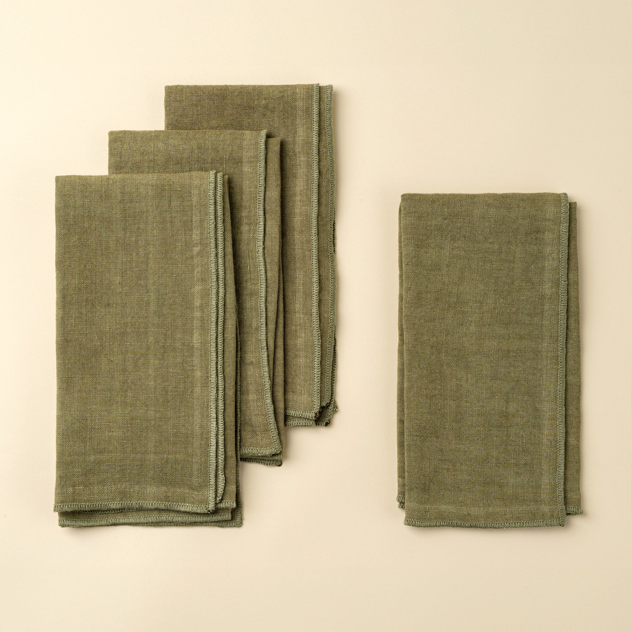 Serviettes de table en lin lavé Stonewashed, Vert forêt | Lot de 4 - Les Trouvailles de JustineIndaba Home