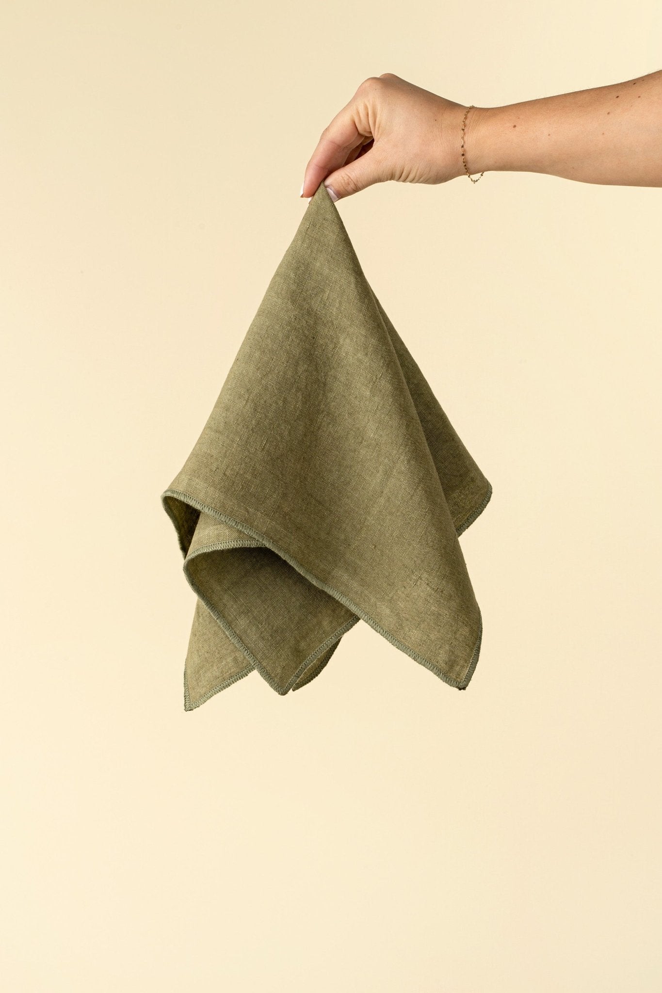 Serviettes de table en lin lavé Stonewashed, Vert forêt | Lot de 4 - Les Trouvailles de JustineIndaba Home
