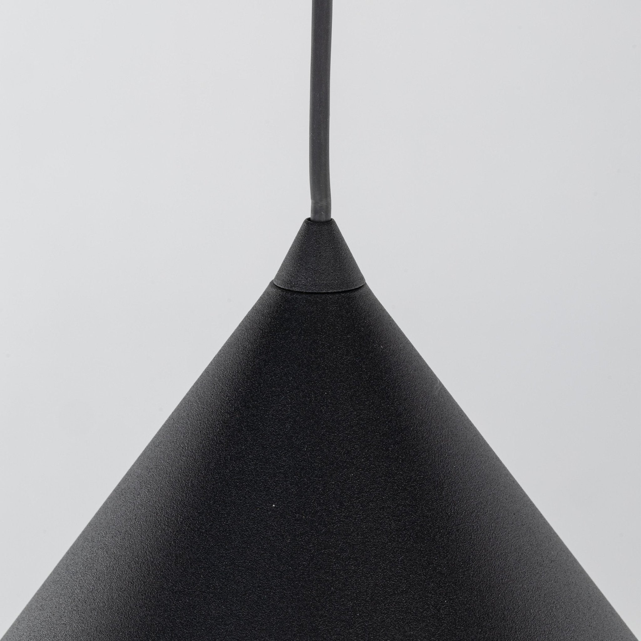 Suspension CONO | 1 lumière | Métal peint | Design moderne minimaliste | Luminaire contemporain | Très grand format - Les Trouvailles de JustineLumoCraftsNoir