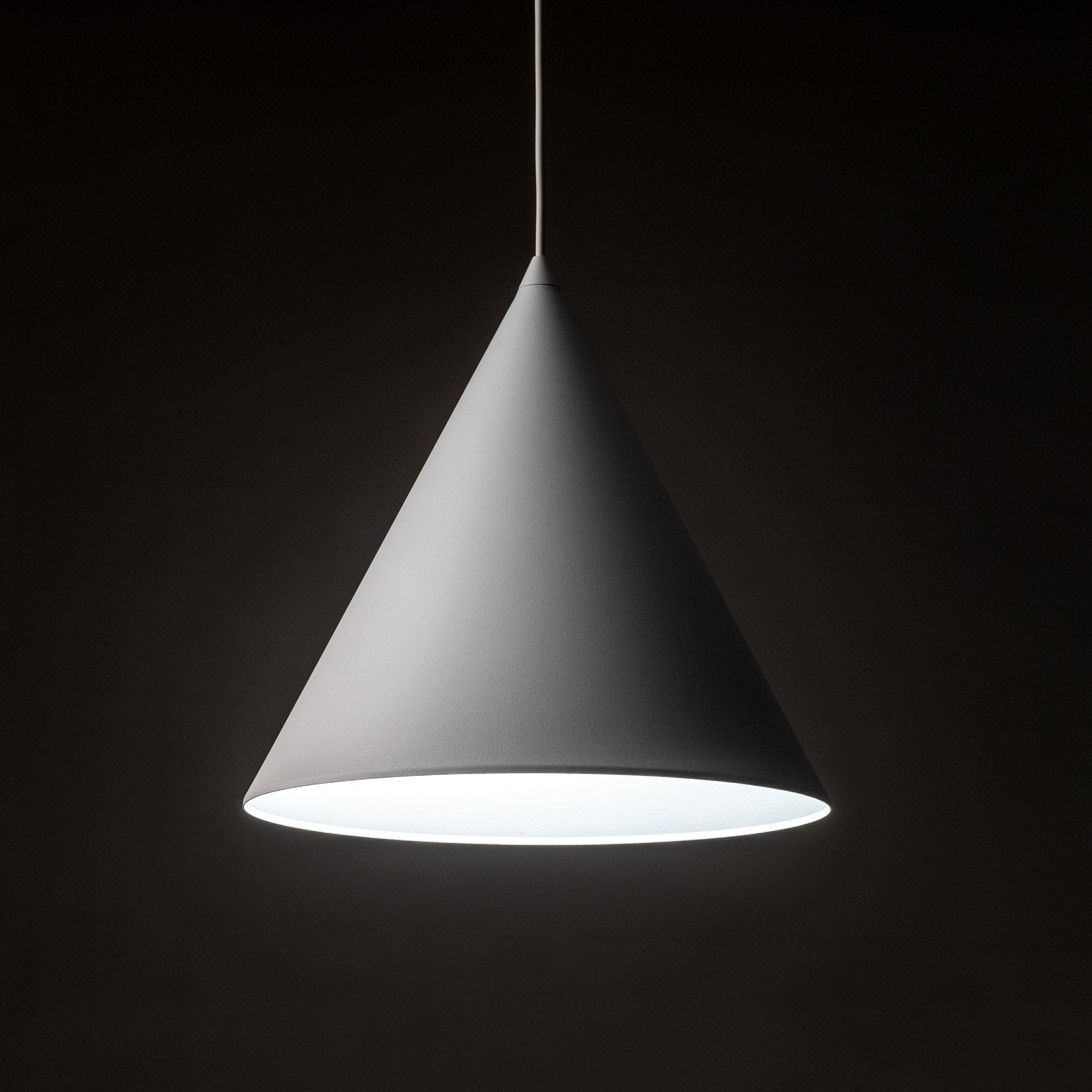 Suspension CONO | Format Moyen | 1 lumière | Métal peint | Design moderne minimaliste | Luminaire contemporain - Les Trouvailles de JustineLumoCraftsBlack