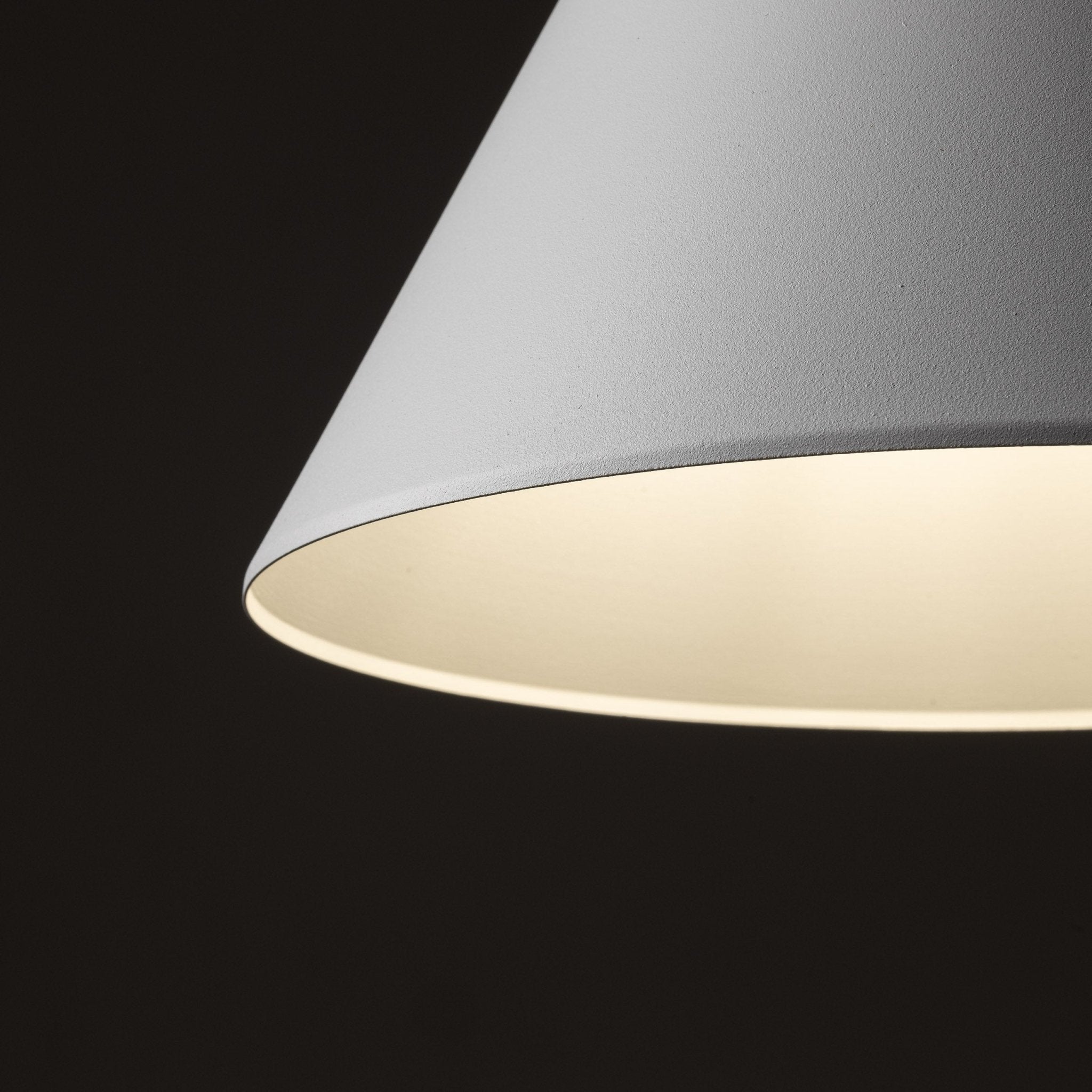 Suspension CONO | Format Moyen | 1 lumière | Métal peint | Design moderne minimaliste | Luminaire contemporain - Les Trouvailles de JustineLumoCraftsBlack