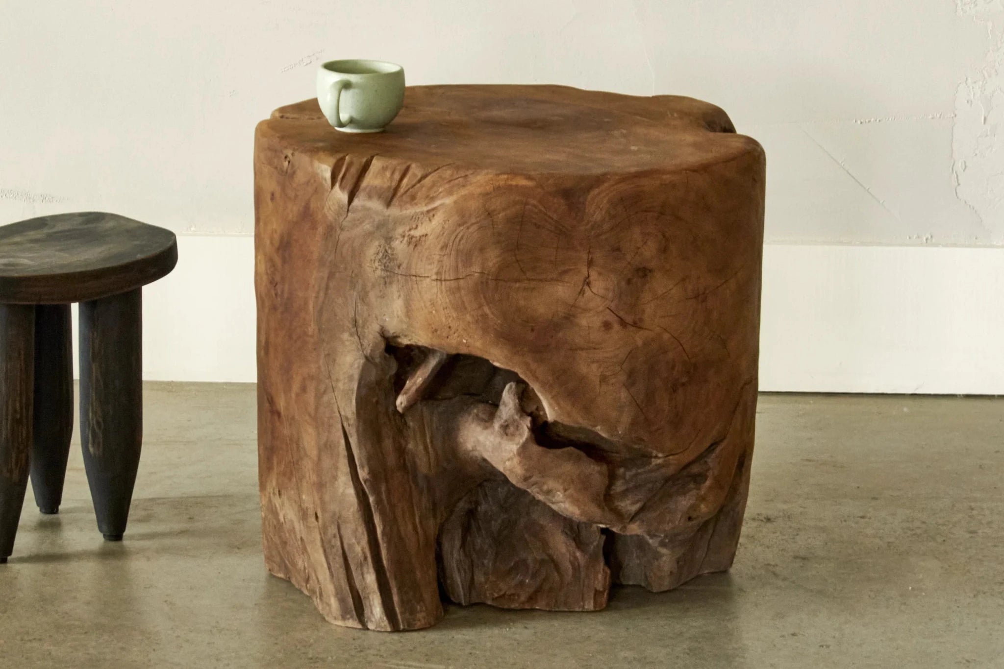 Table d’Appoint Erosion en Teck Ancien - Les Trouvailles de JustineTables d'appointCRUSOË