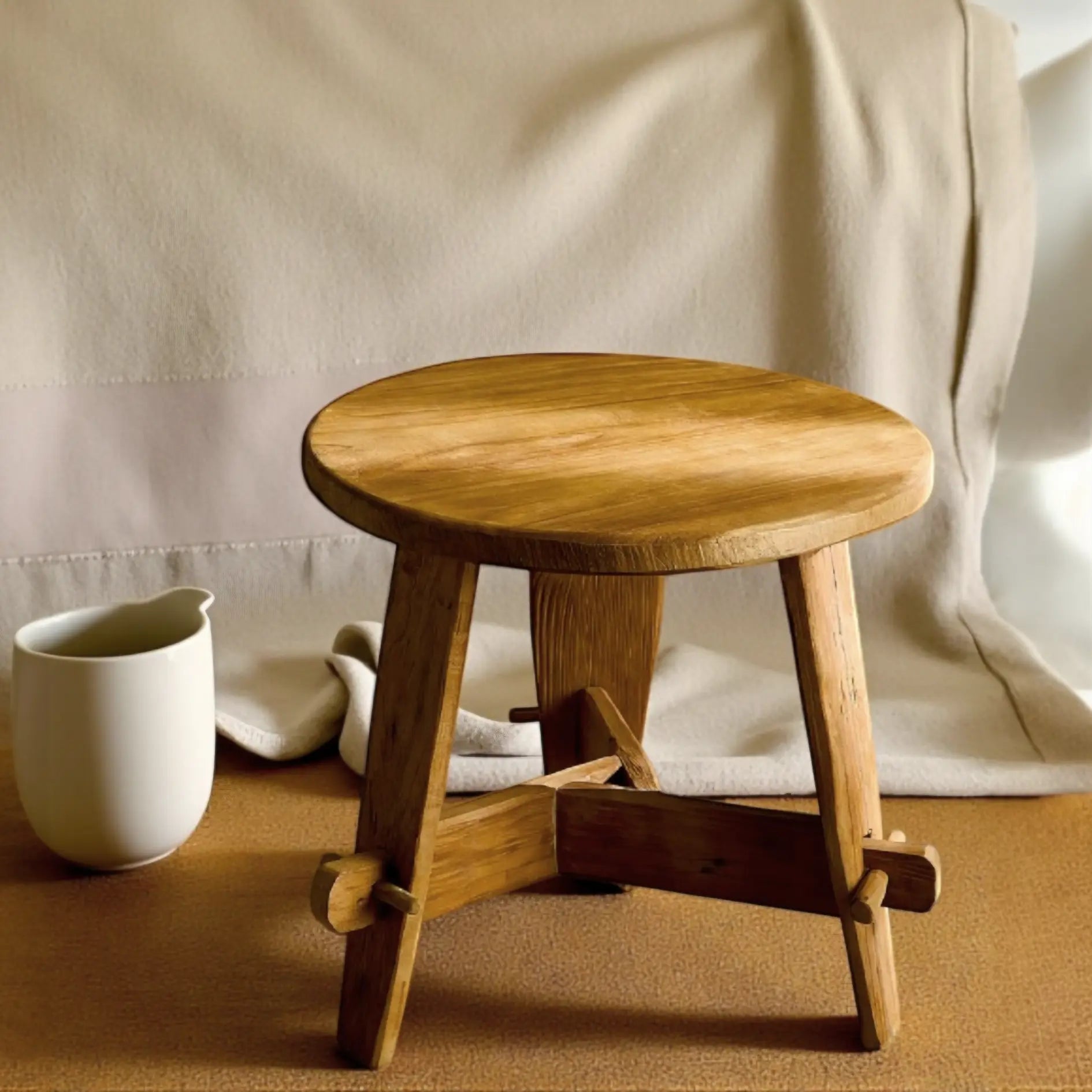 Table d'appoint Rembrandt en teck recyclé | Fait à la main - Les Trouvailles de JustineTables d'appointCRUSOËBasse