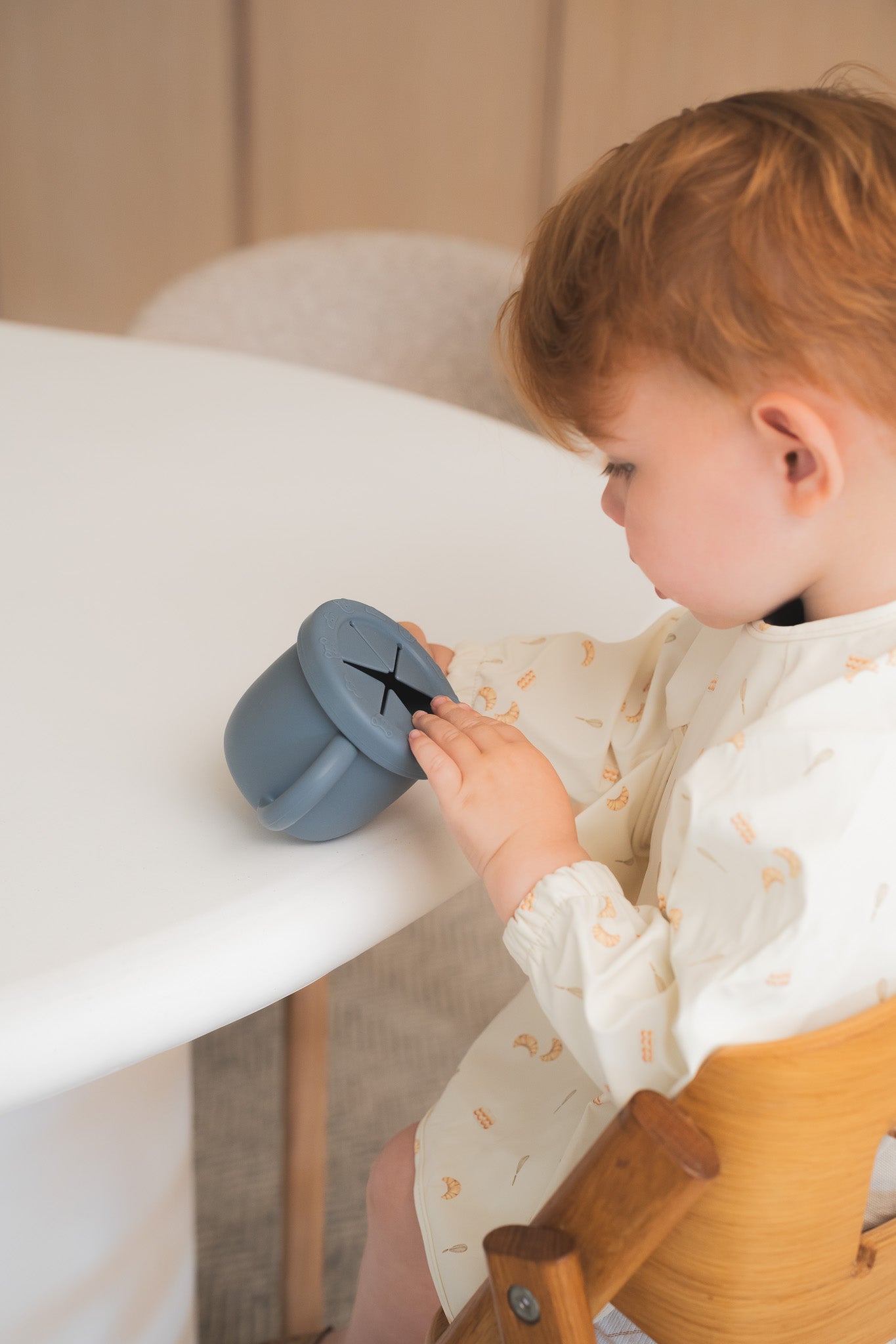 Tasse d'apprentissage 2 en 1 pour collation et liquide - Les Trouvailles de JustineMicassoandcoSable