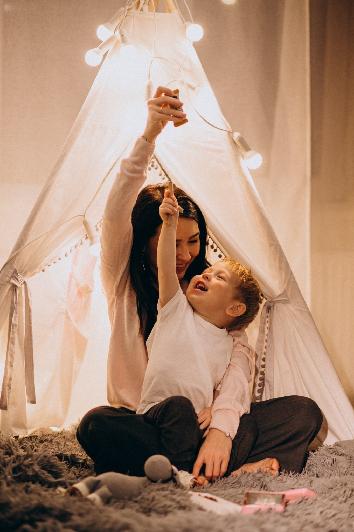 Tipi pour enfants pliable avec lumières | Greenwalnut | Coton - Les Trouvailles de JustineNursery DecorGreen Walnut Inc.