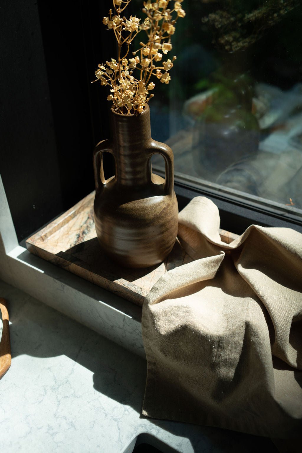 Vase Amphore Walcott | Grand Format | Grès Brun Sable - Les Trouvailles de JustineIndaba Home