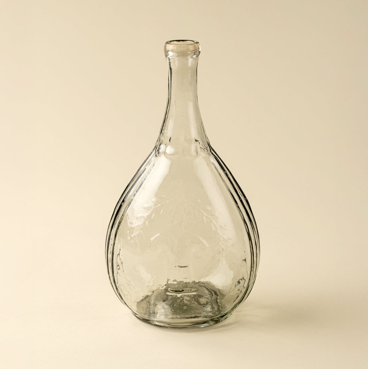 Vase décantateur en verre recyclé Indaba, forme poire, col étroit