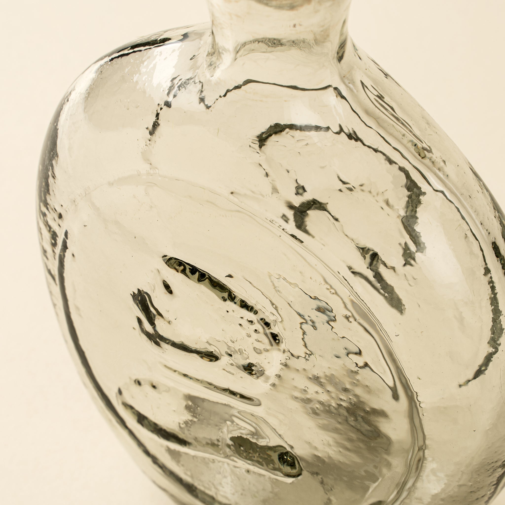 Vase Flask en verre recyclé | Fait à la main | Vase décoratif écoresponsable | Grand format | Indaba - Les Trouvailles de JustineIndaba Home