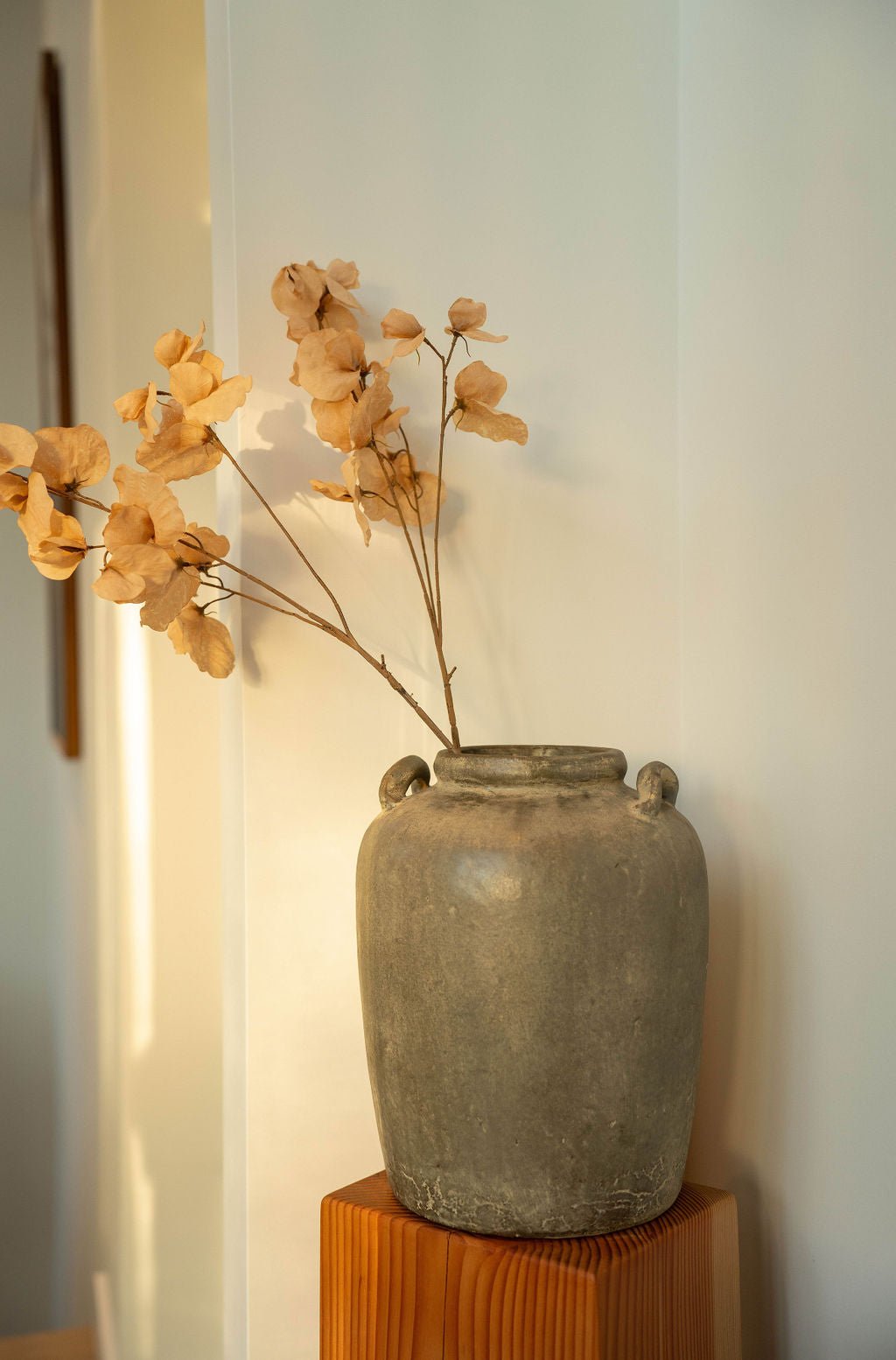 Vase Urne Relic | Grand Format | Charme Vintage & Finition Émaillée Réactive - Les Trouvailles de JustineIndaba Home