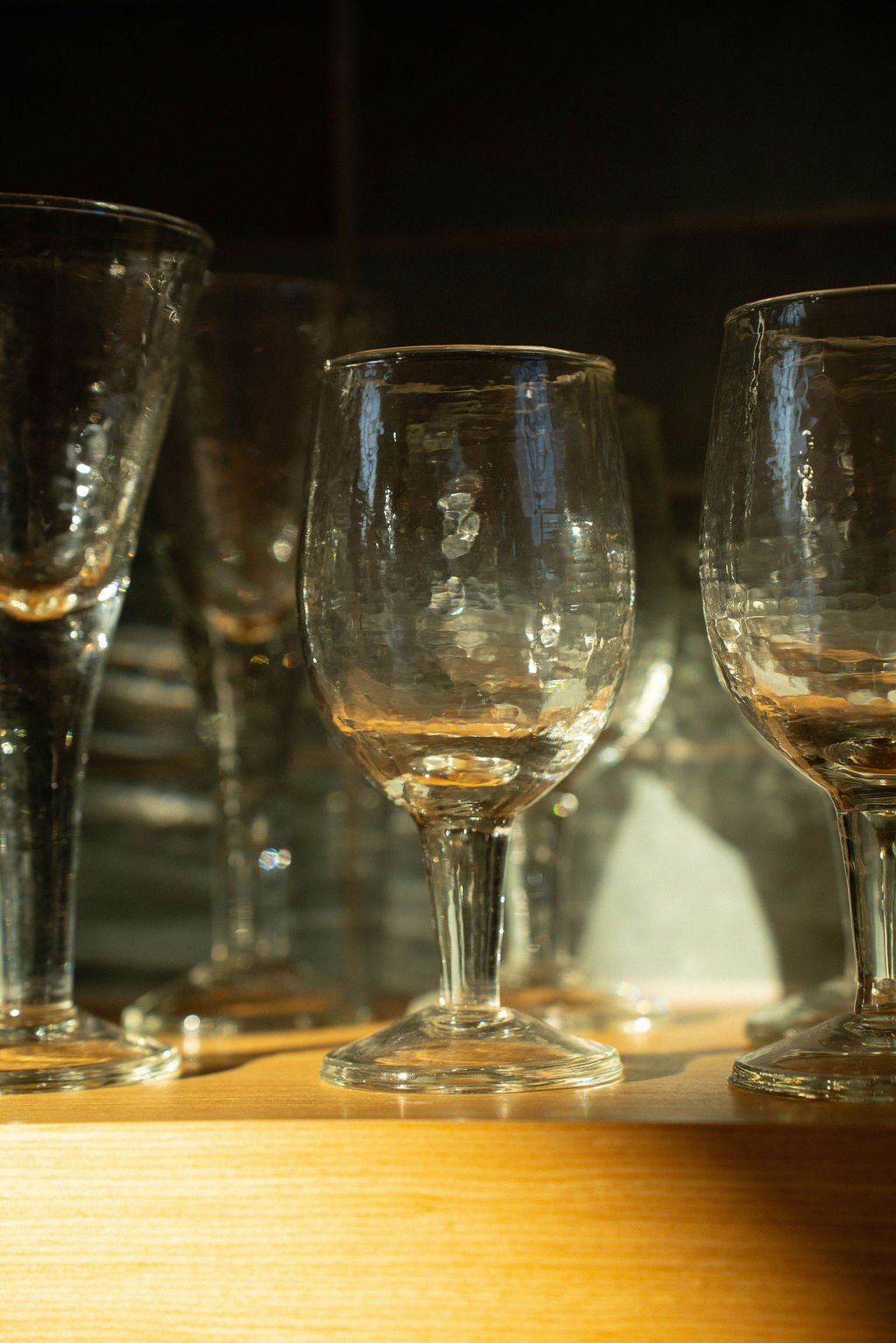 Verre à Vin Valdes | Élégance Artisanale pour Votre Table - Les Trouvailles de JustineIndaba Home