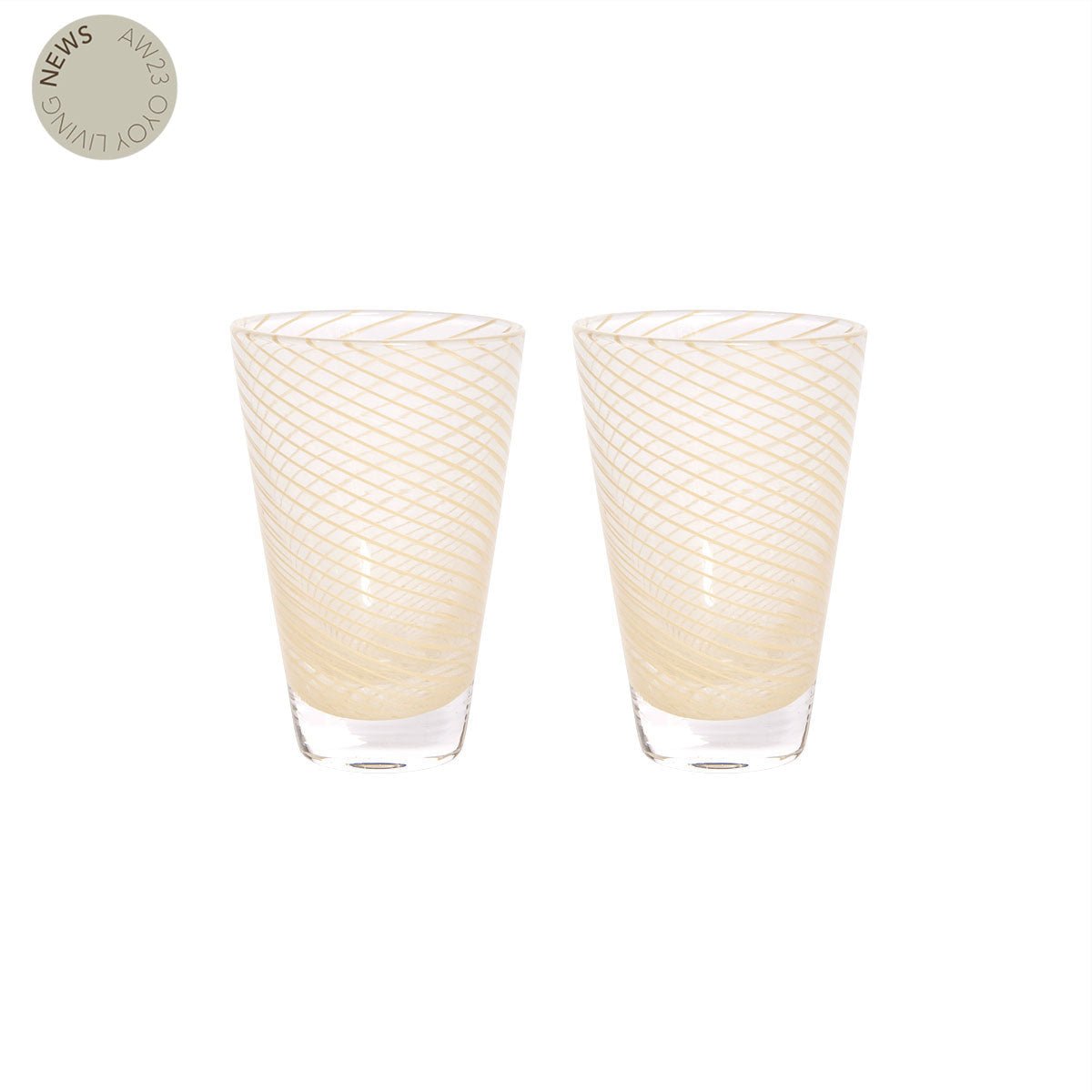 Ensemble de deux verres Swirl Yuka en verre soufflé à la main avec motif tourbillonnant par OYOY Living Design