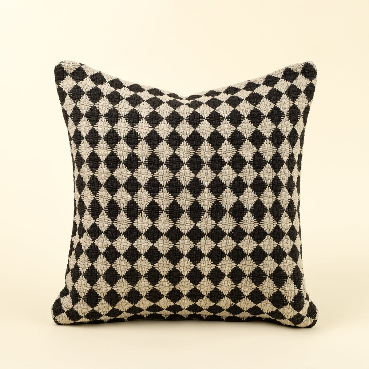 Coussin décoratif à tissage quadrillé | Noir | Coton | 20 × 20 po