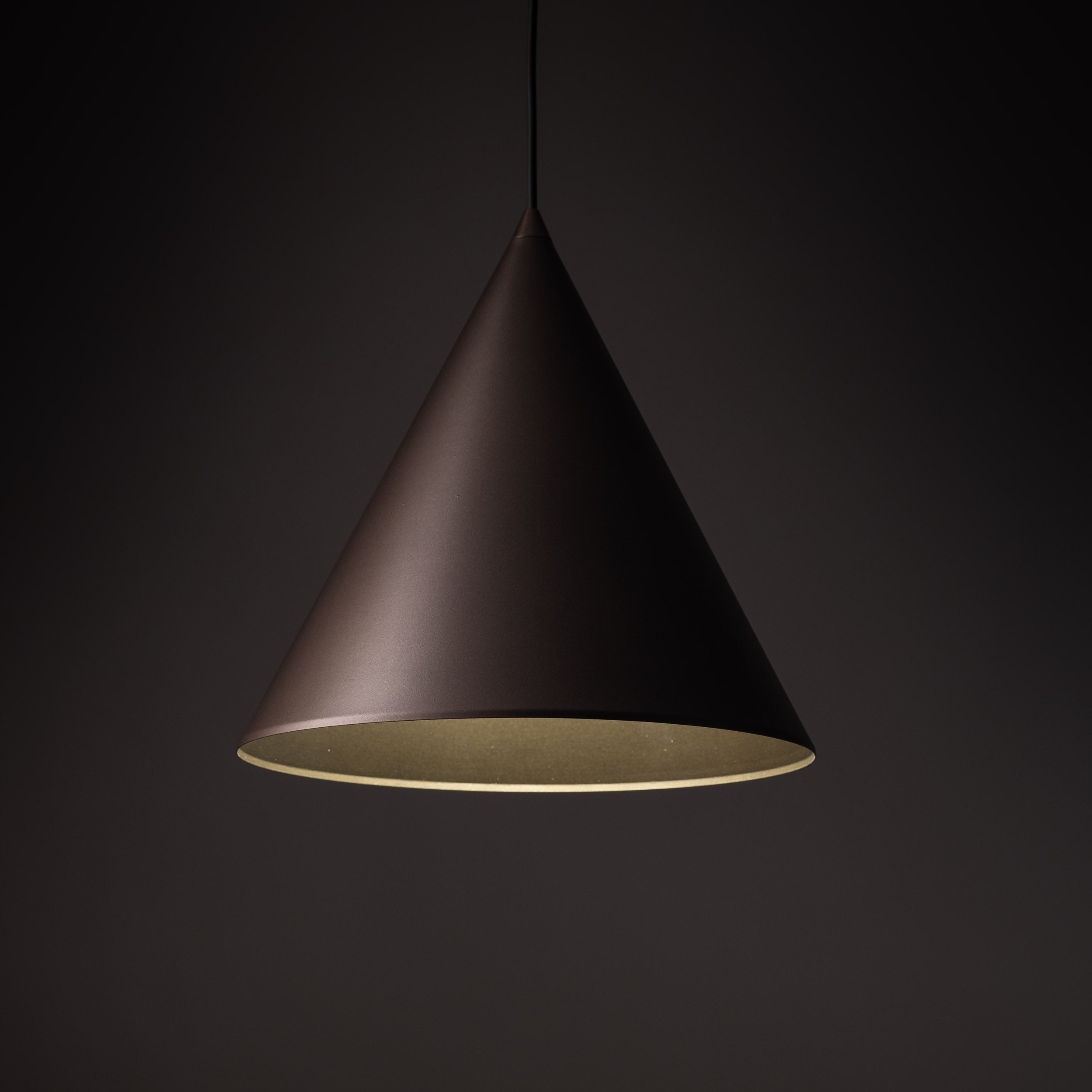 Suspension CONO | Grand format | Design minimaliste moderne | Style loft | LumoCraft
