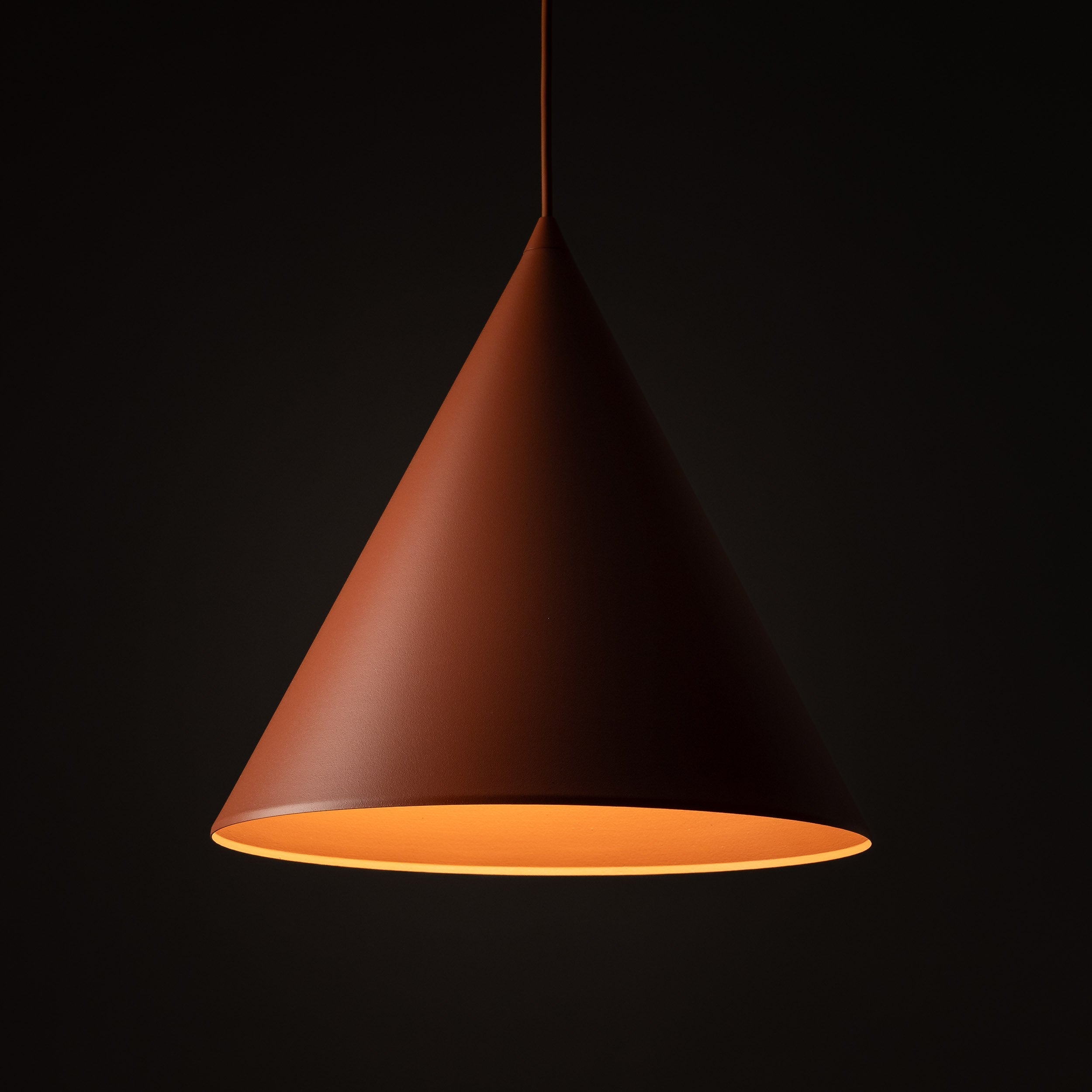 Suspension CONO | Grand format | Design minimaliste moderne | Style loft | LumoCraft