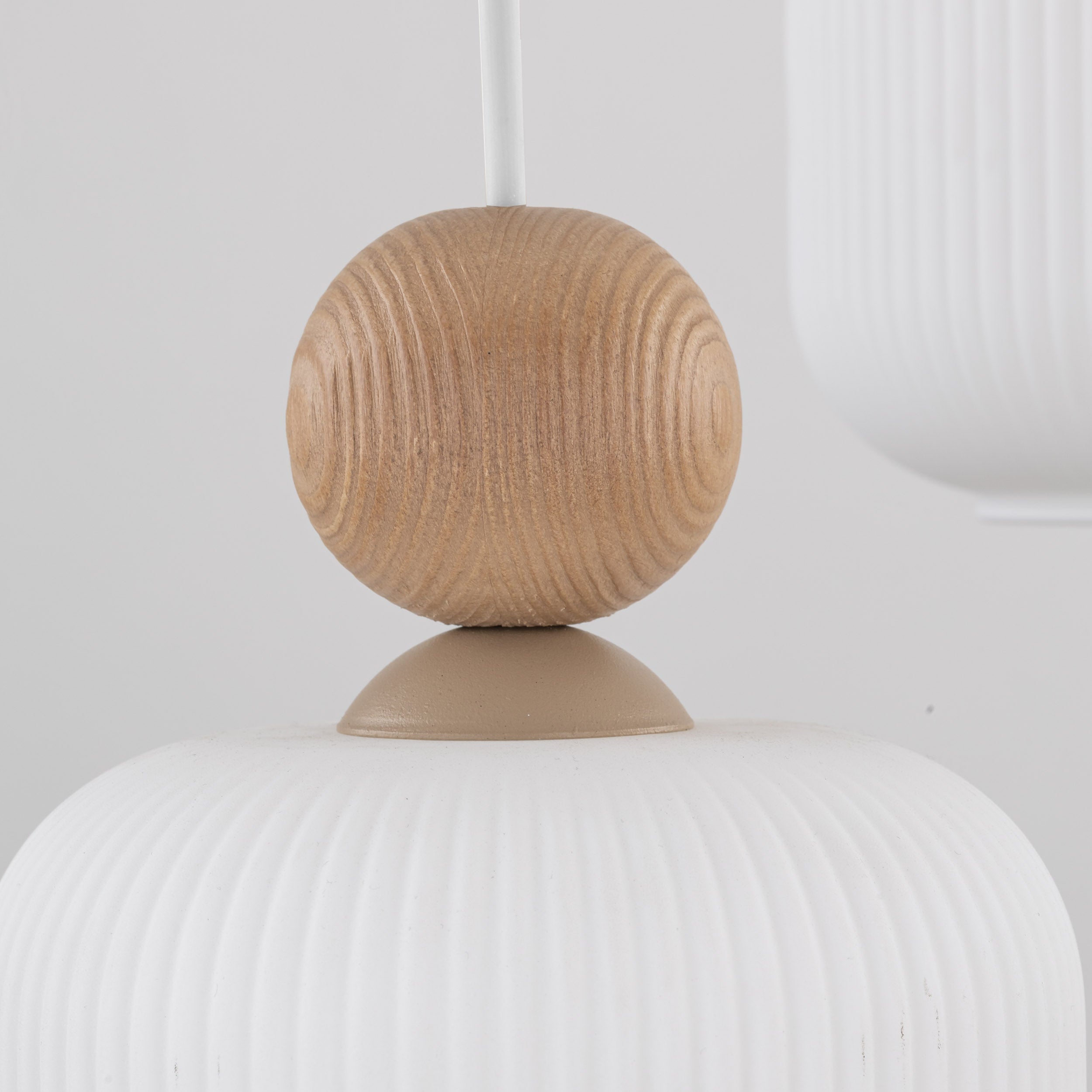 Lampe à Suspension Scandinave Ballo 3 | Verre Soufflé à la Main et Bois Naturel