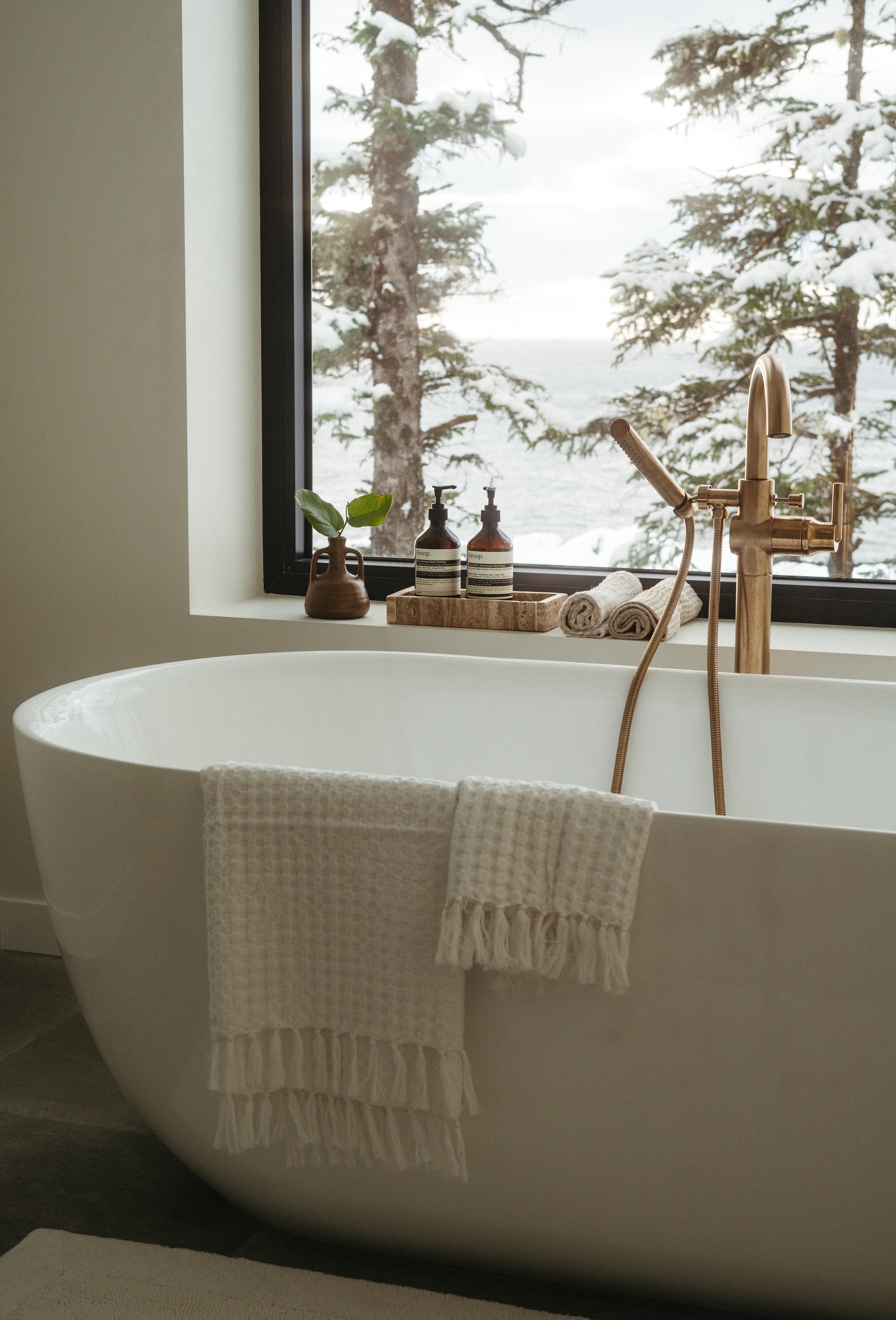 Serviette de bain gaufrée | Blanche | Coton doux et absorbant