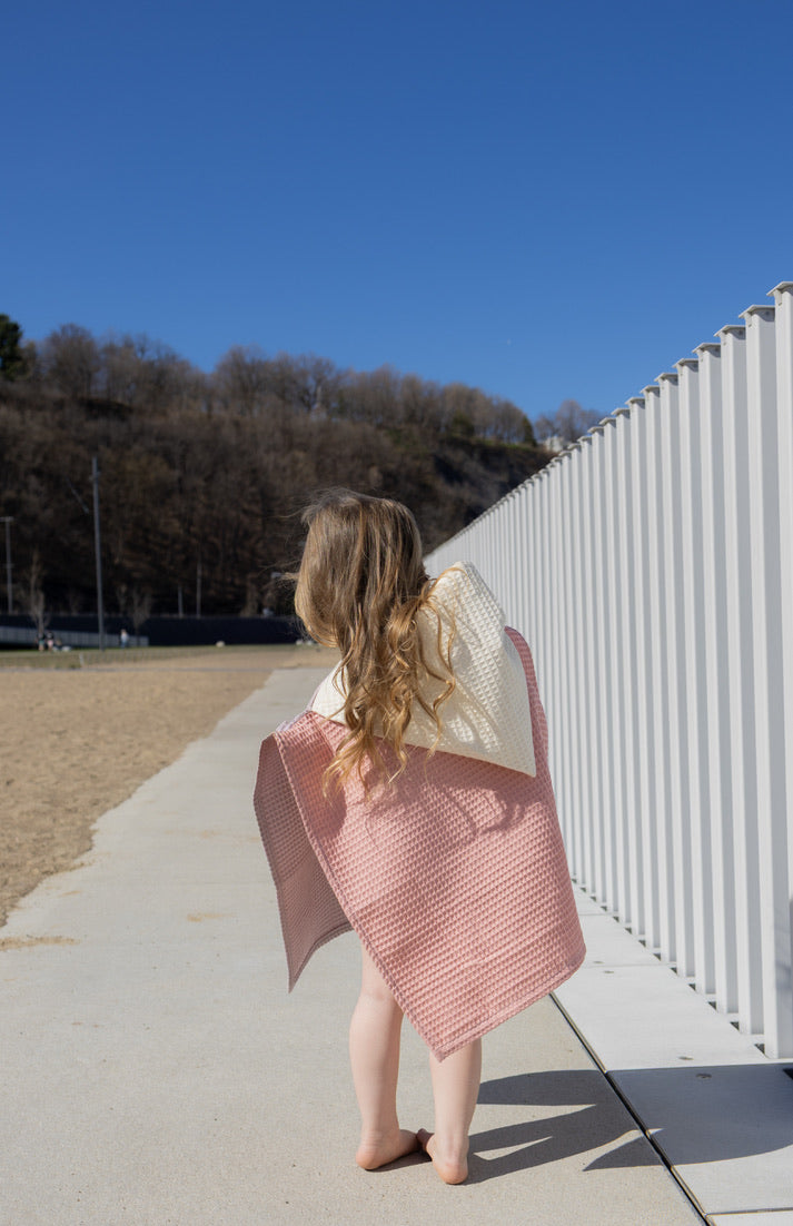 Poncho gaufré enfant sortie de bain et plage | 100 % coton | Maminimerveille