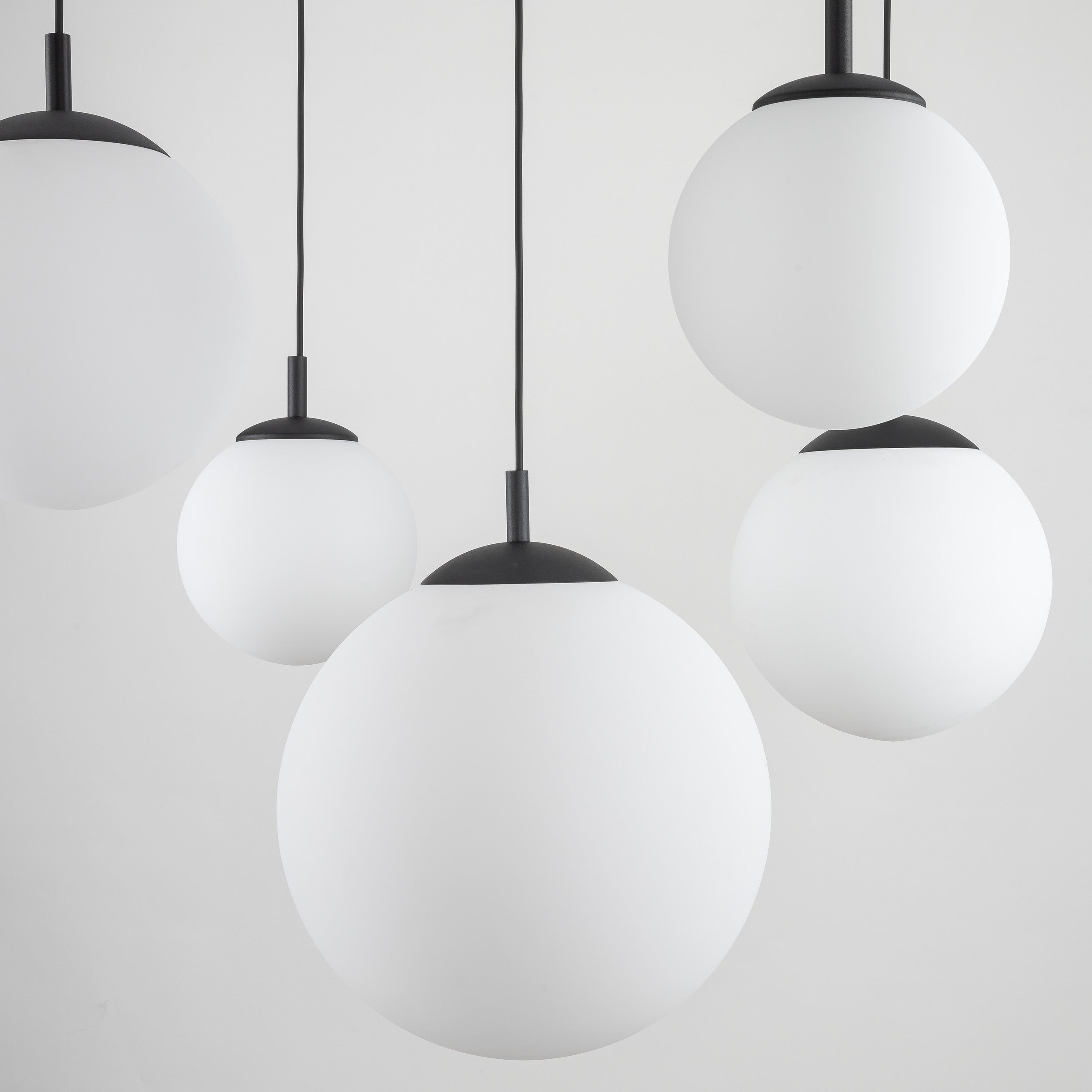 Lampe Suspendue ESME Blanc Scandinave 5 Lumières | Suspension Moderne en Verre et Métal