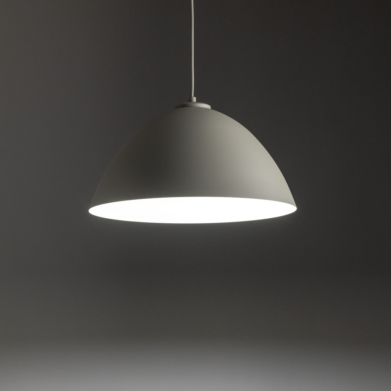 FARO Grande suspension dôme pour îlot de cuisine et table à manger