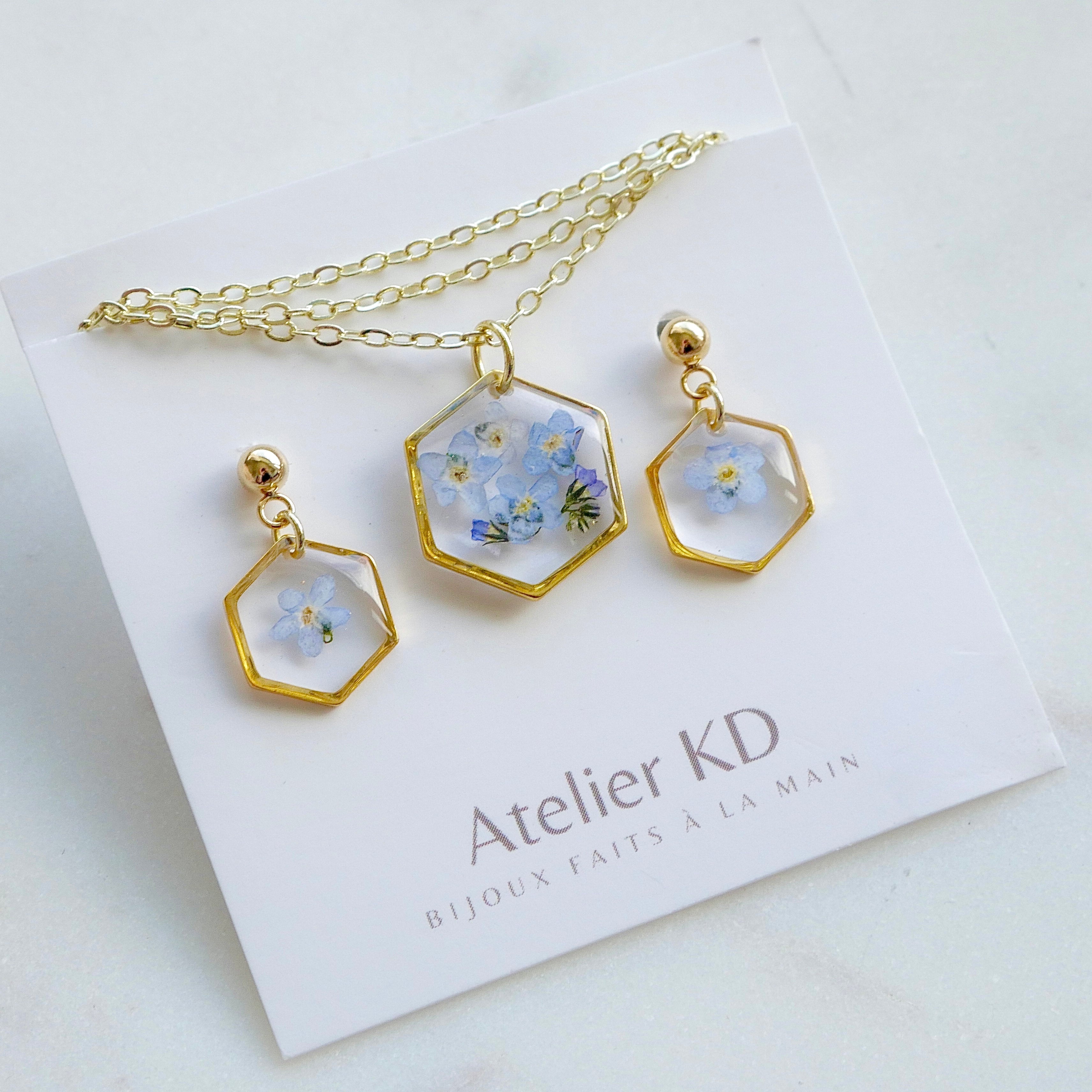 Parure myosotis hexagonale avec collier et boucles d’oreilles