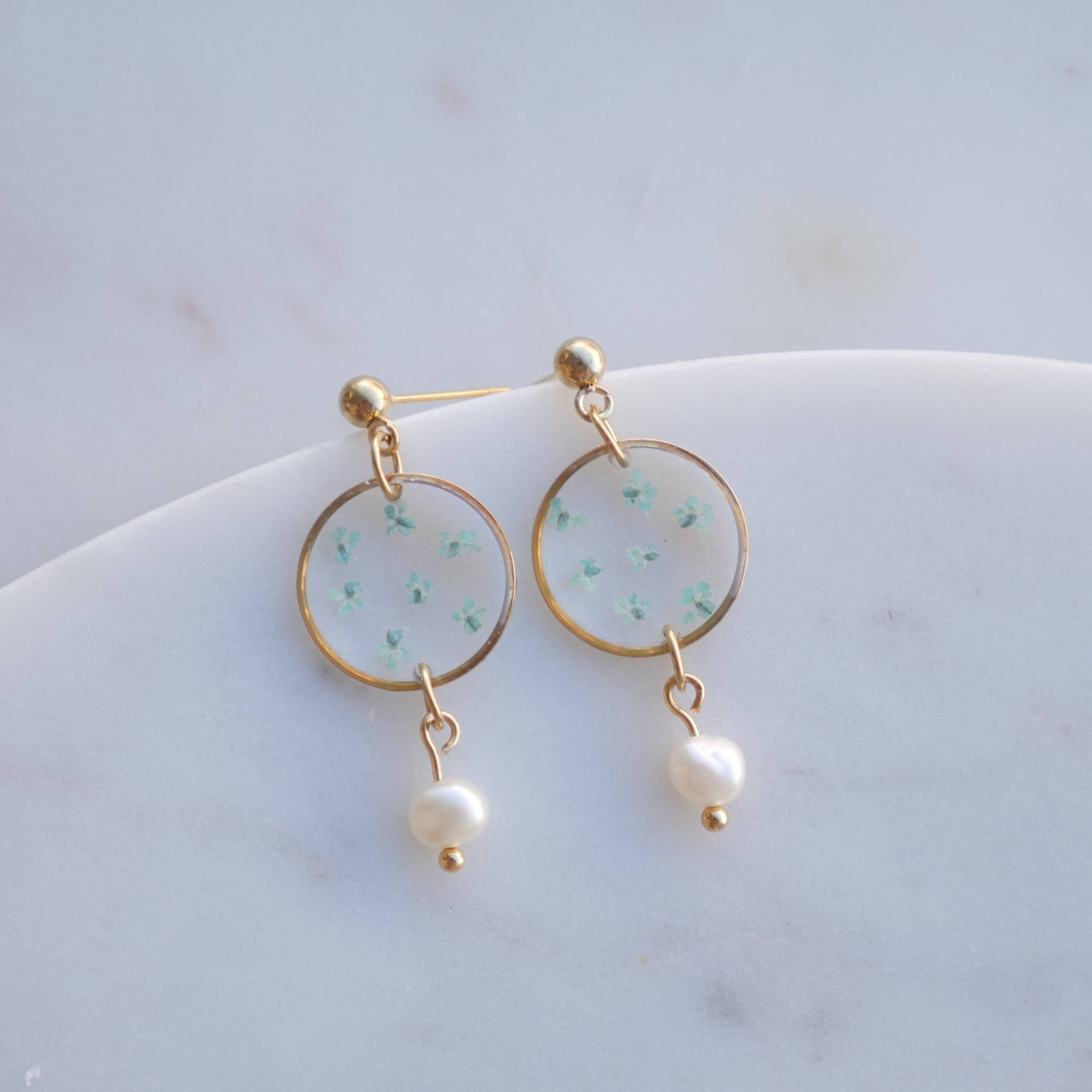 Boucles d’oreilles Perla Estelle bleu rond avec fleurs séchées