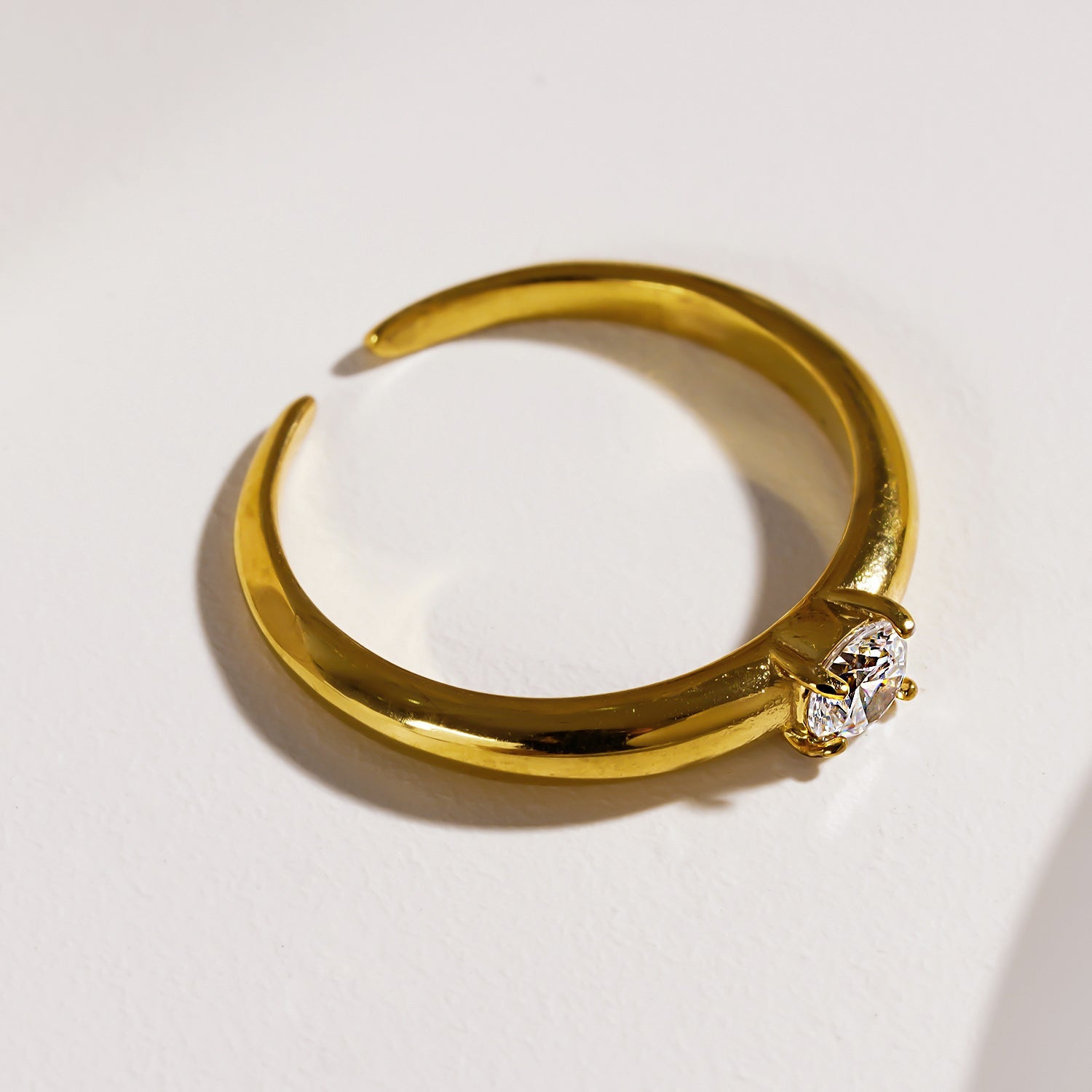 Bague Cielo | Finition en or pur 18 carats | Zircone ronde scintillante