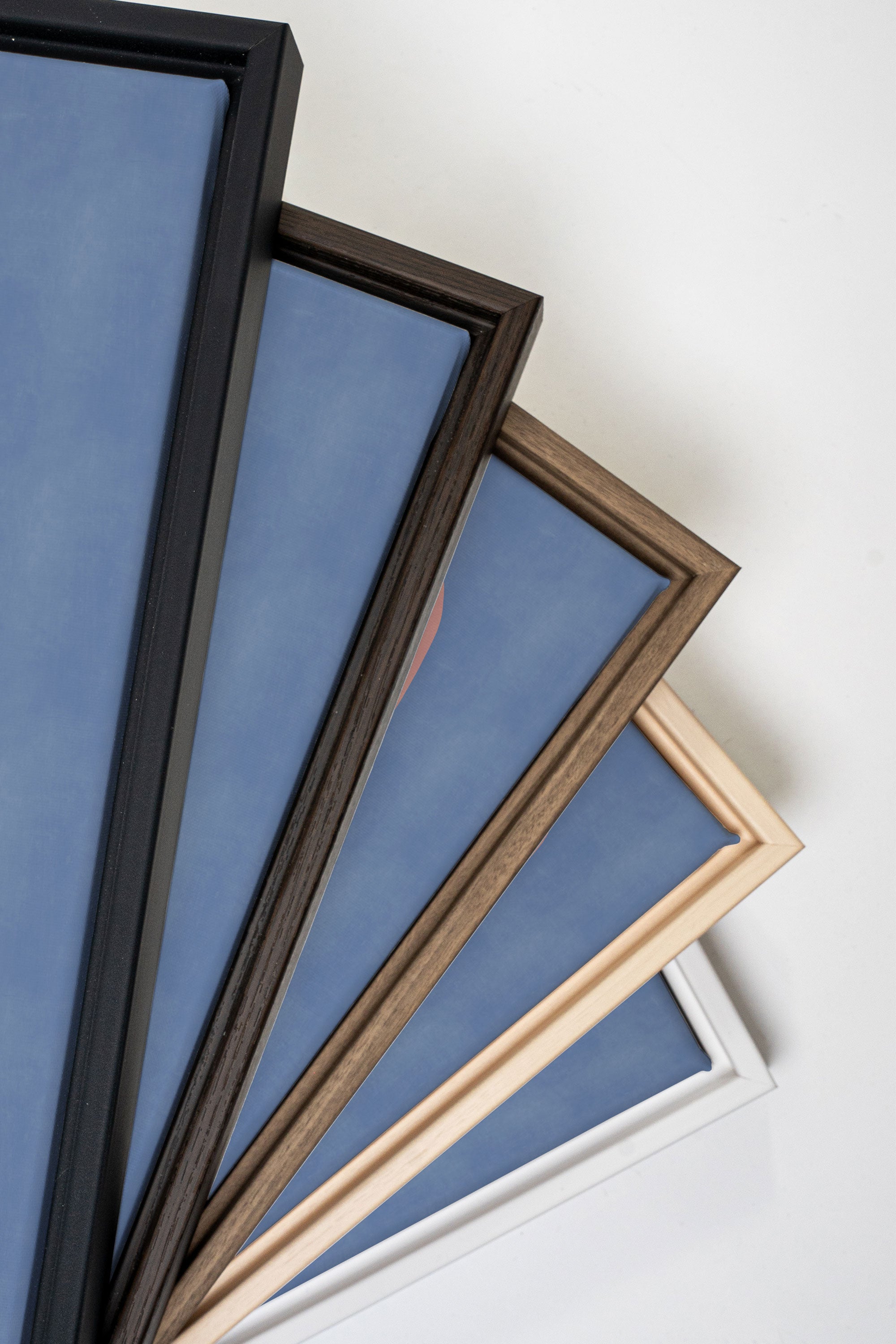 THE PINK CHAIR, Oeuvre sur toile étirée