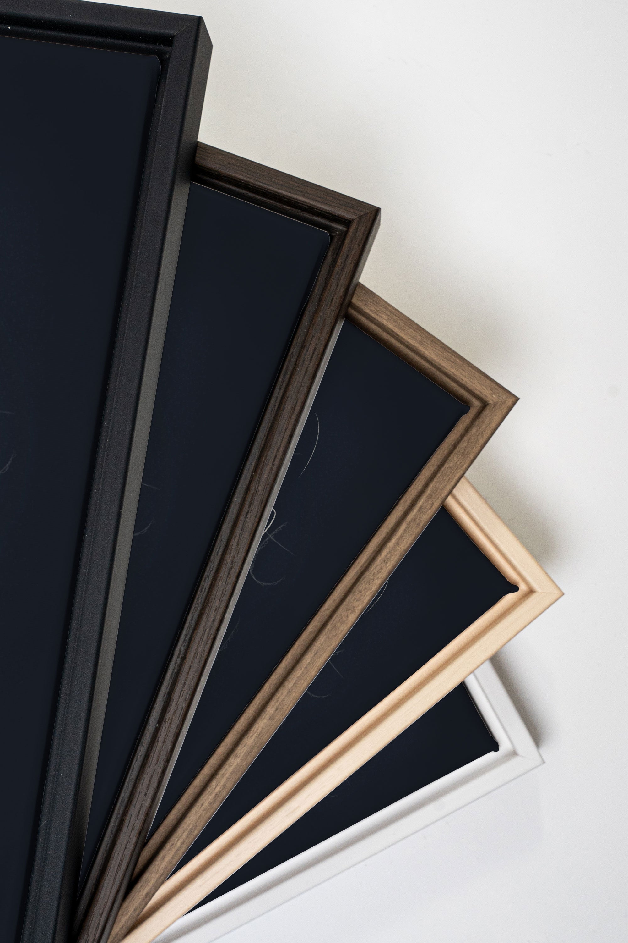 Shadow, Oeuvre sur toile étirée