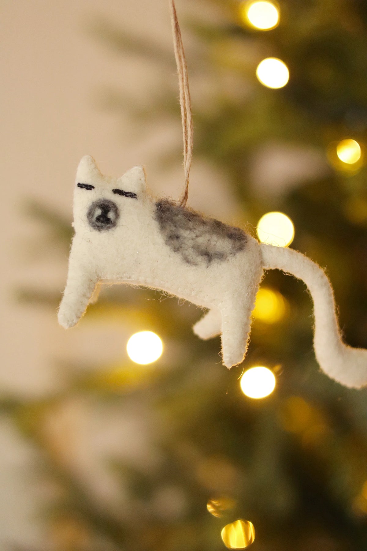 Chat en feutre fait à la main | Crème | Décoration de Noël
