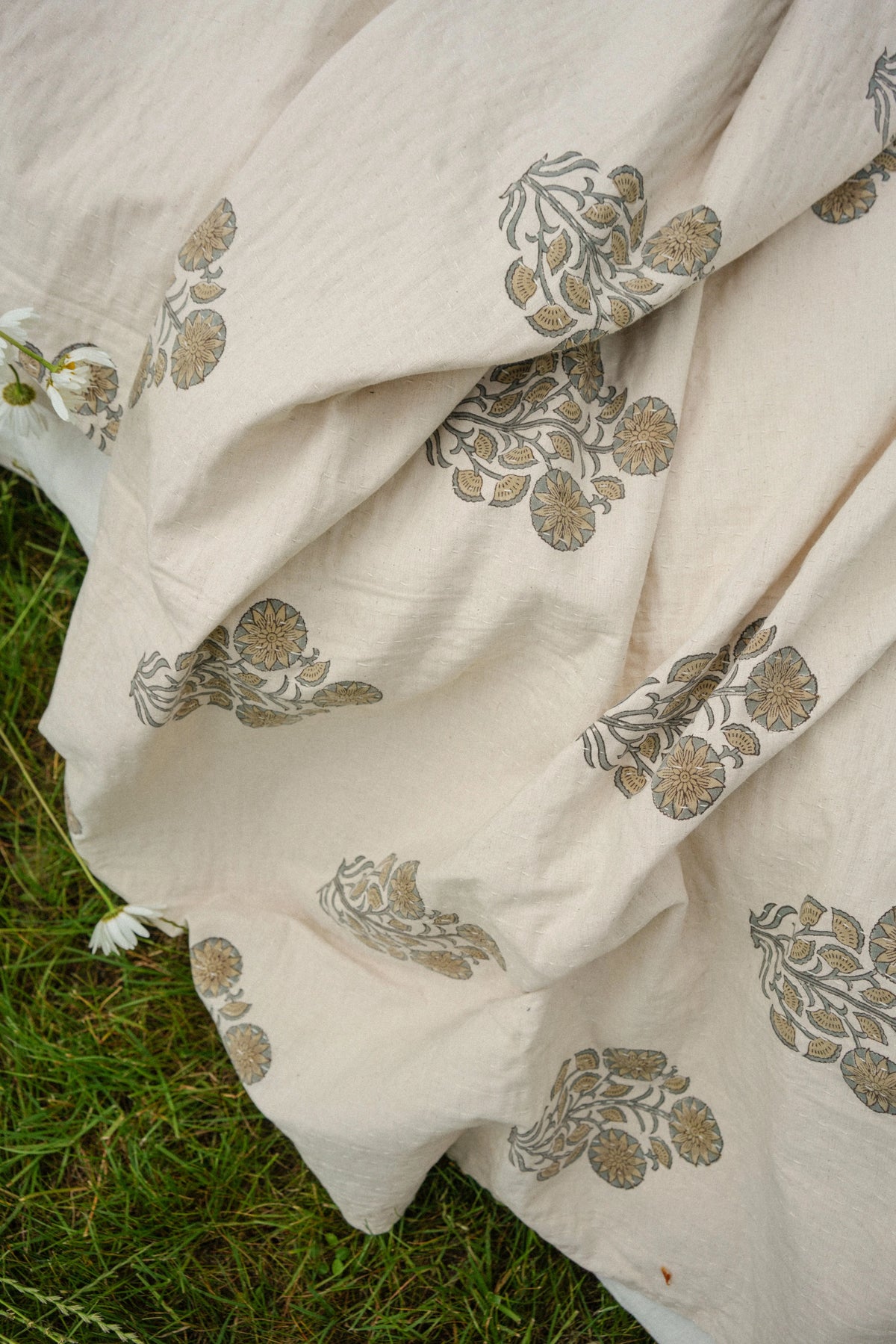 Senna Floral Print Kantha Quilt | Cotton | 94 × 90 in