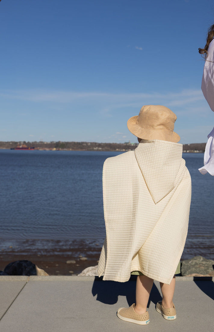 Poncho gaufré enfant sortie de bain et plage | 100 % coton | Maminimerveille