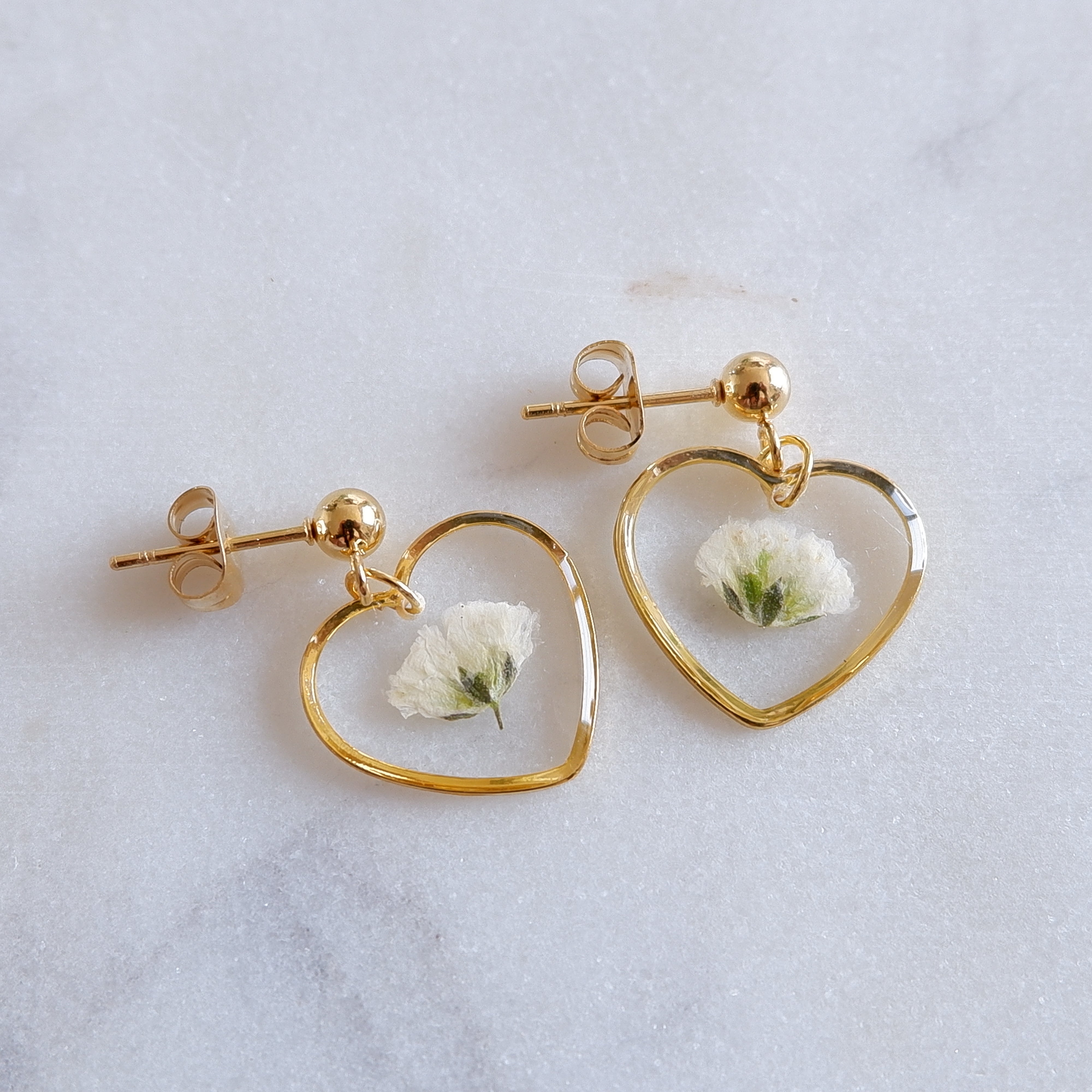 Boucles d’oreilles Gigi blanches en cœur 15 mm | Gypsophile séché
