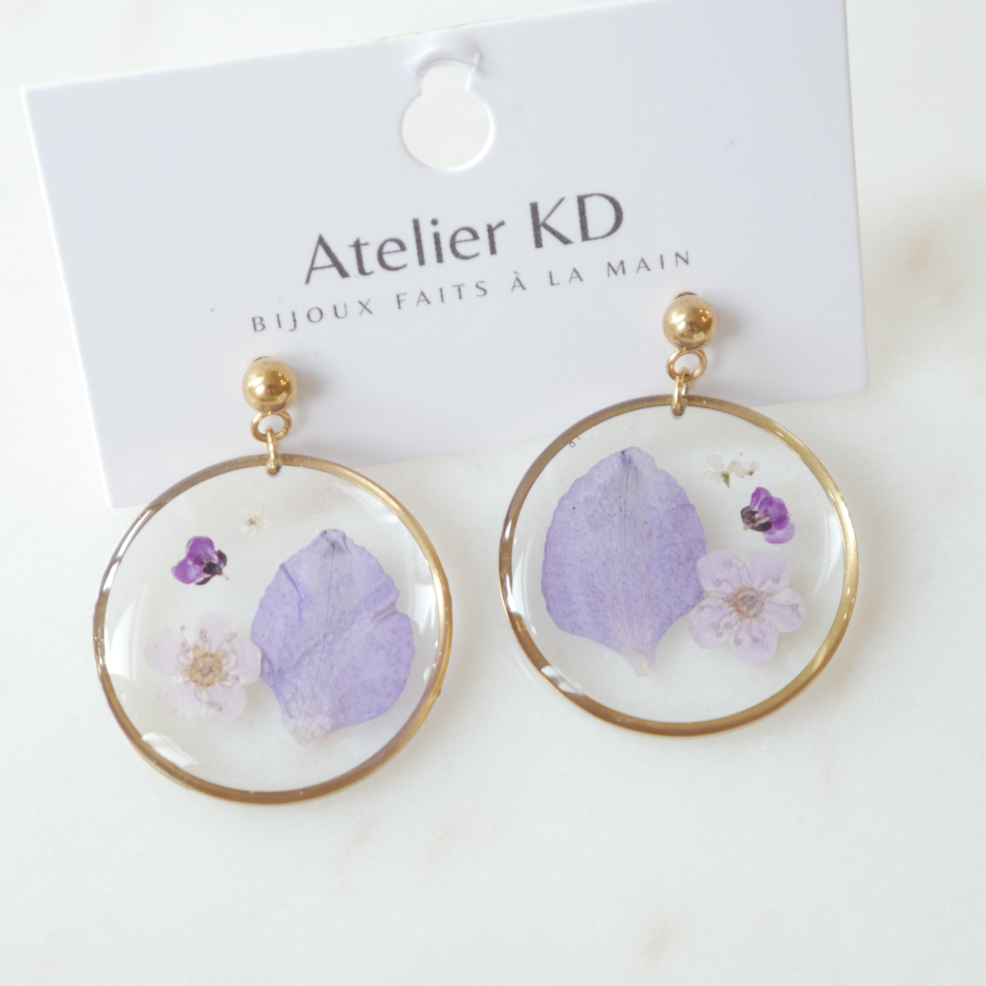 Boucles d’oreilles Léa rondes 20 mm | Fleurs séchées en résine | Fait à la main
