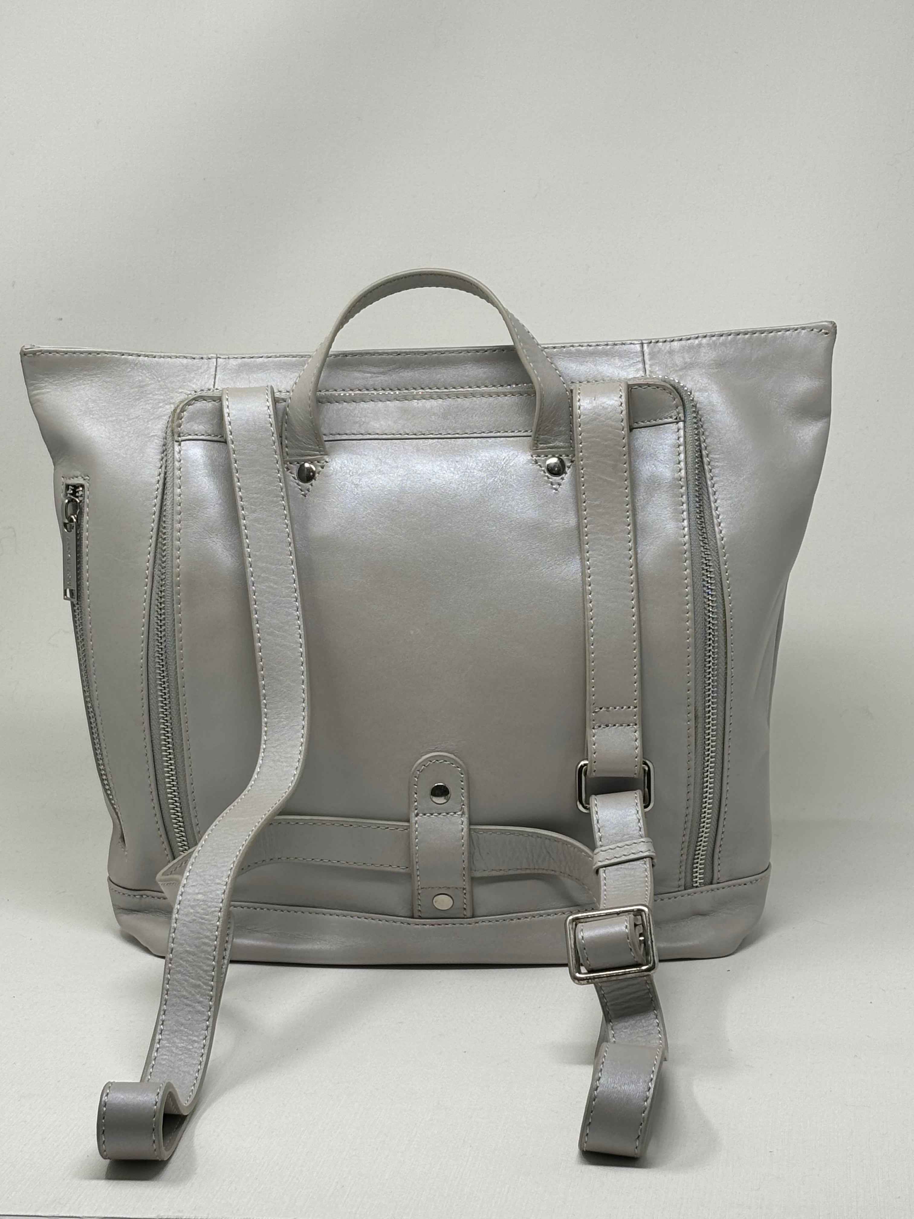 Sac à dos en cuir pleine fleur Lore | Sac à dos trapèze antivol
